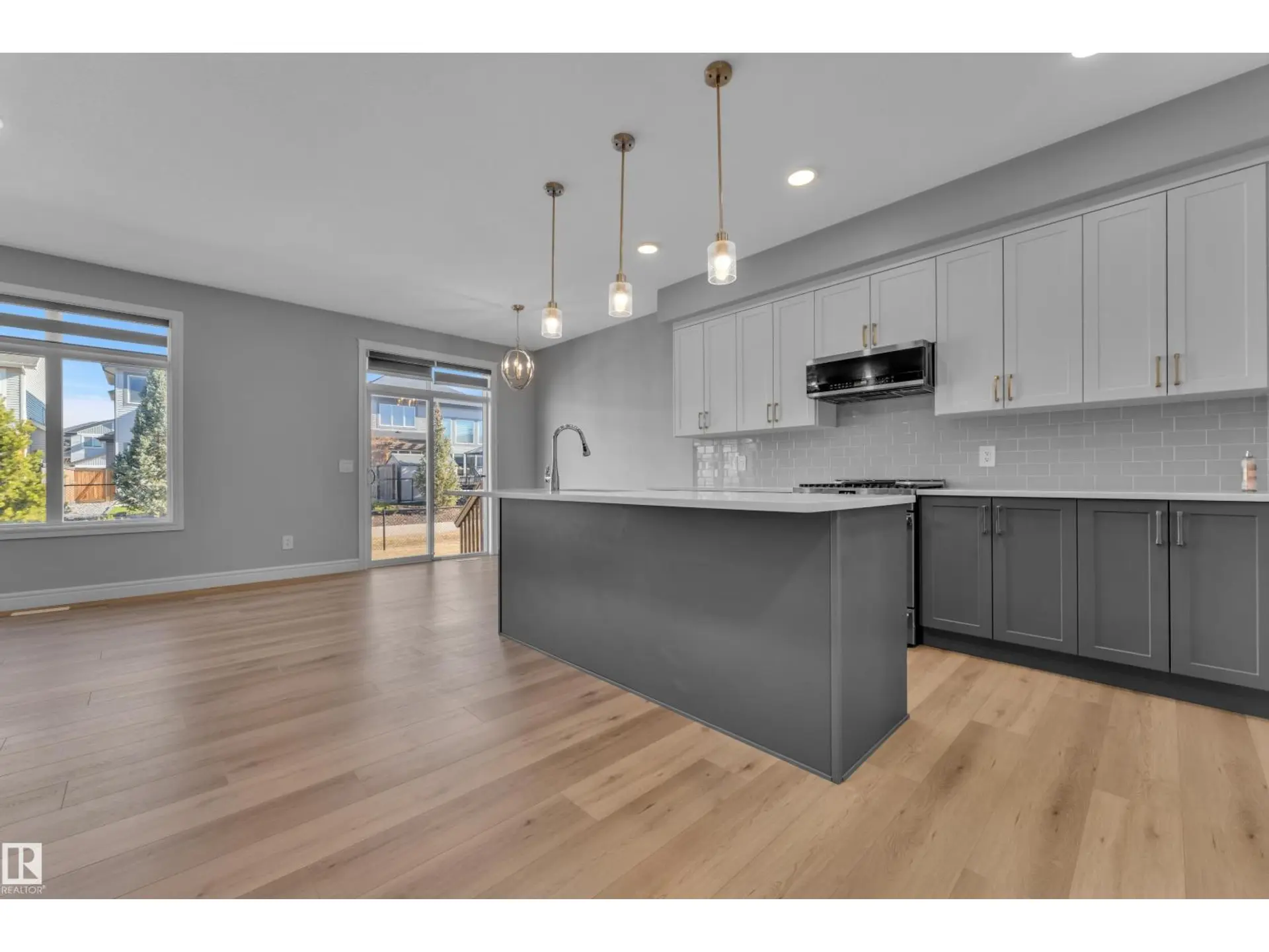 16222 19 AV SW SW - Image 4