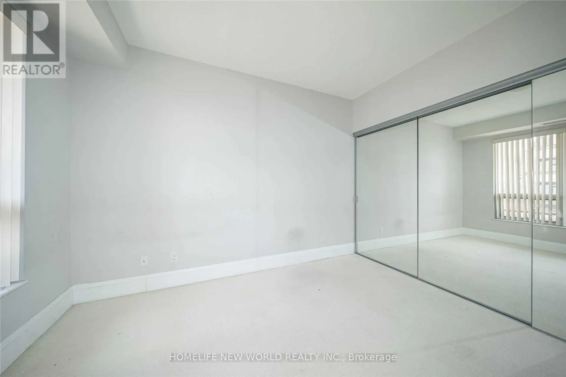 #1815 100 HARRISON GARDEN BOULEVARD - Image 9