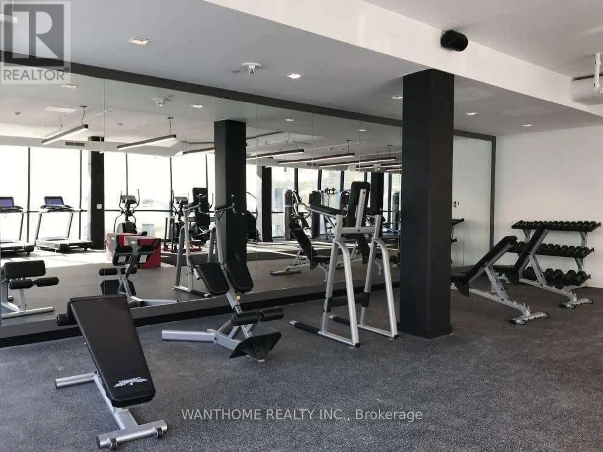 #620 85 WOOD STREET - Image 11