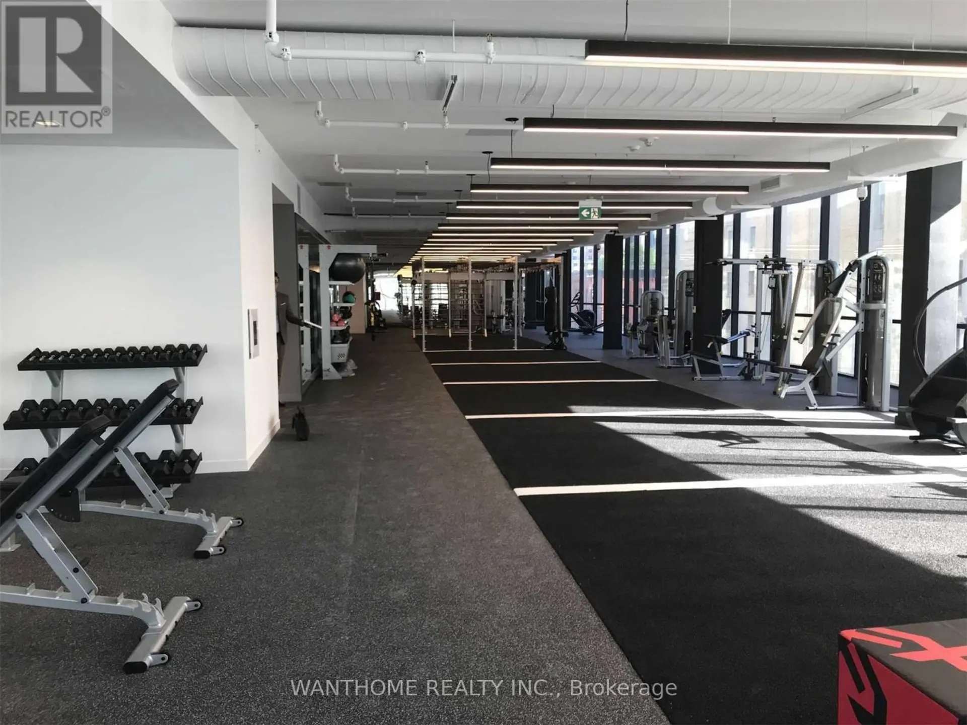 #620 85 WOOD STREET - Image 12