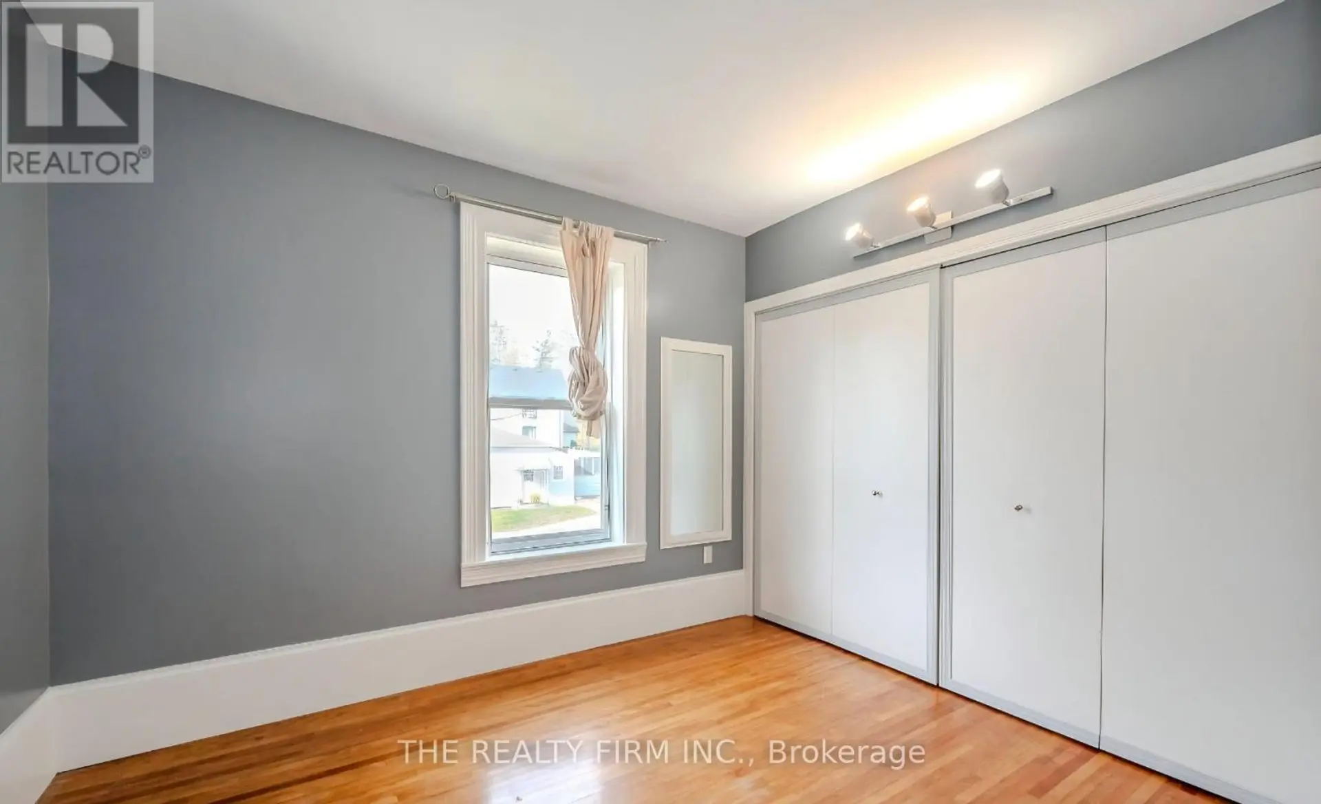 243 WELLINGTON STREET - Image 8