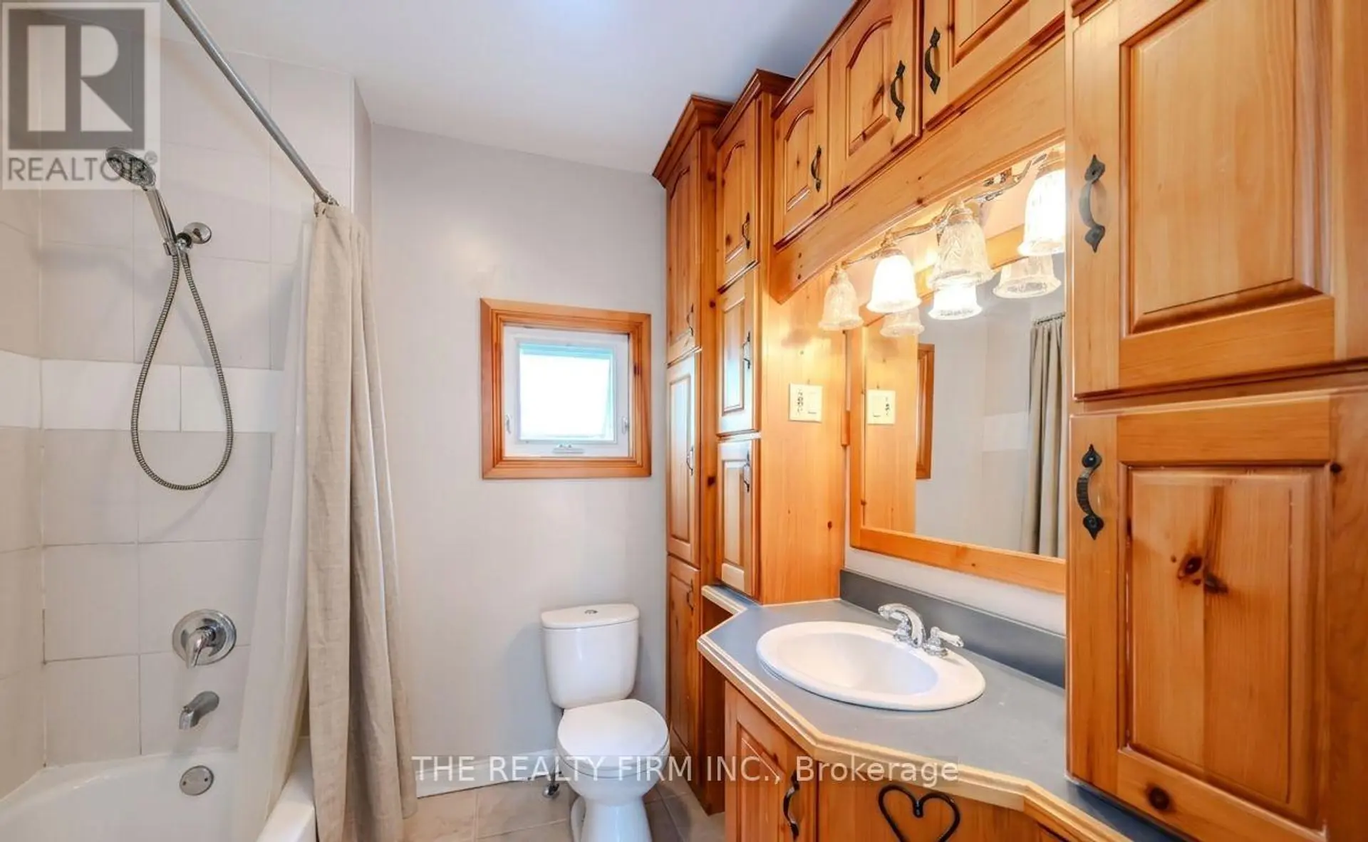 243 WELLINGTON STREET - Image 9