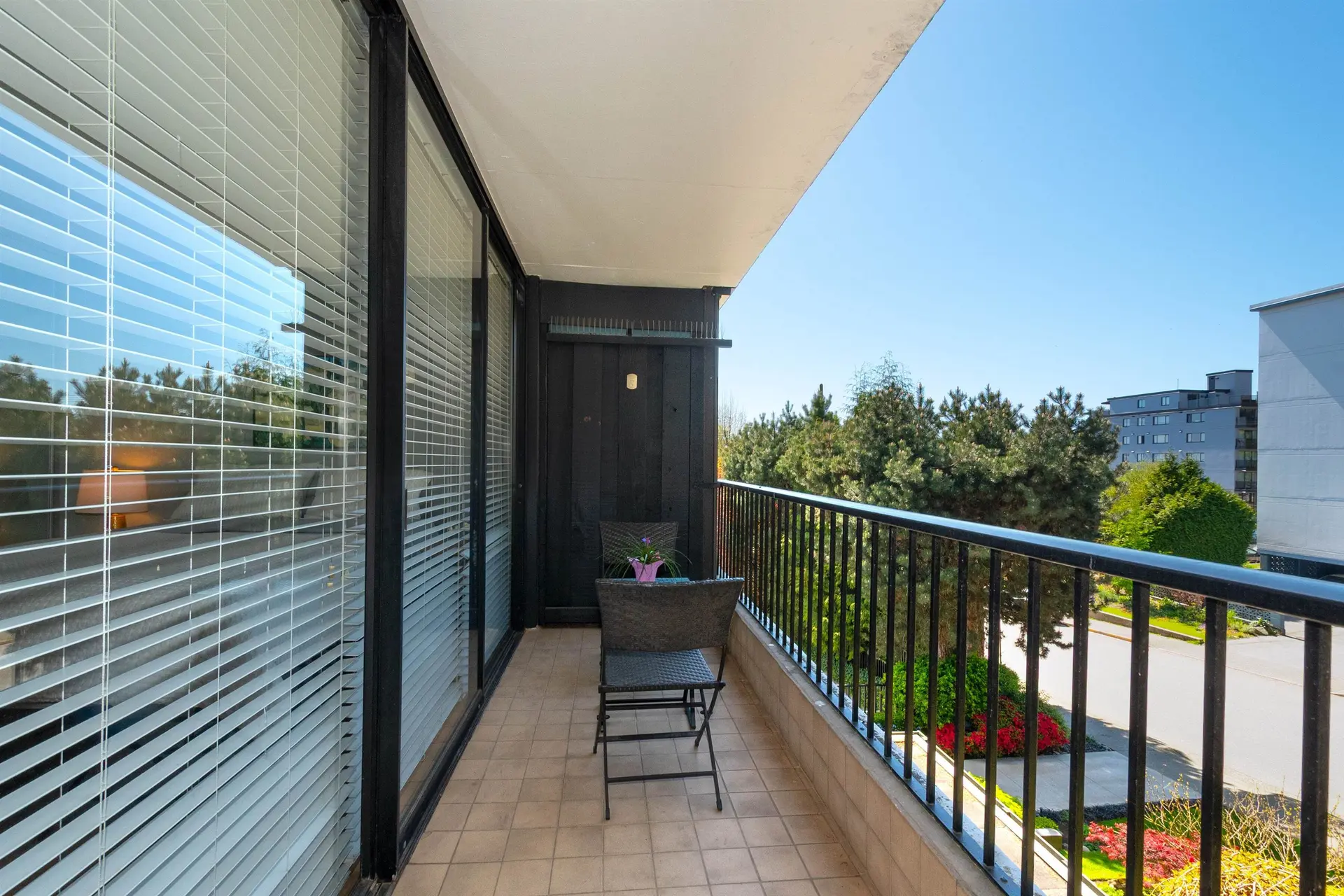 #204 650 16th Street - Image 16