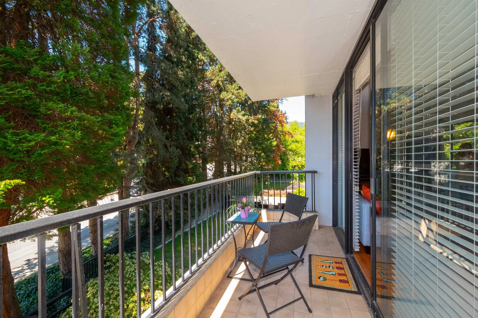 #204 650 16th Street - Image 9