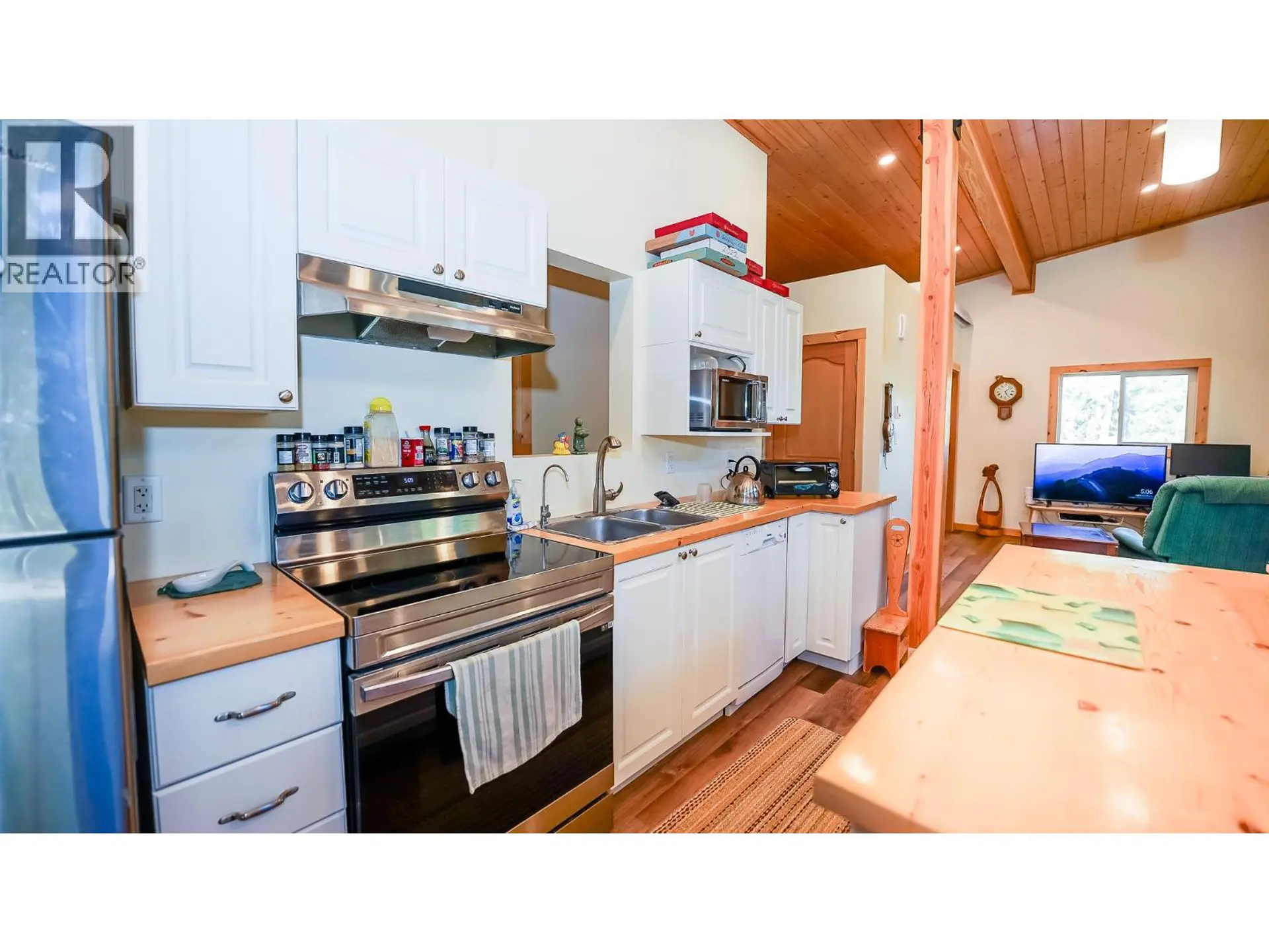 1771 Skimikin Road - Image 4