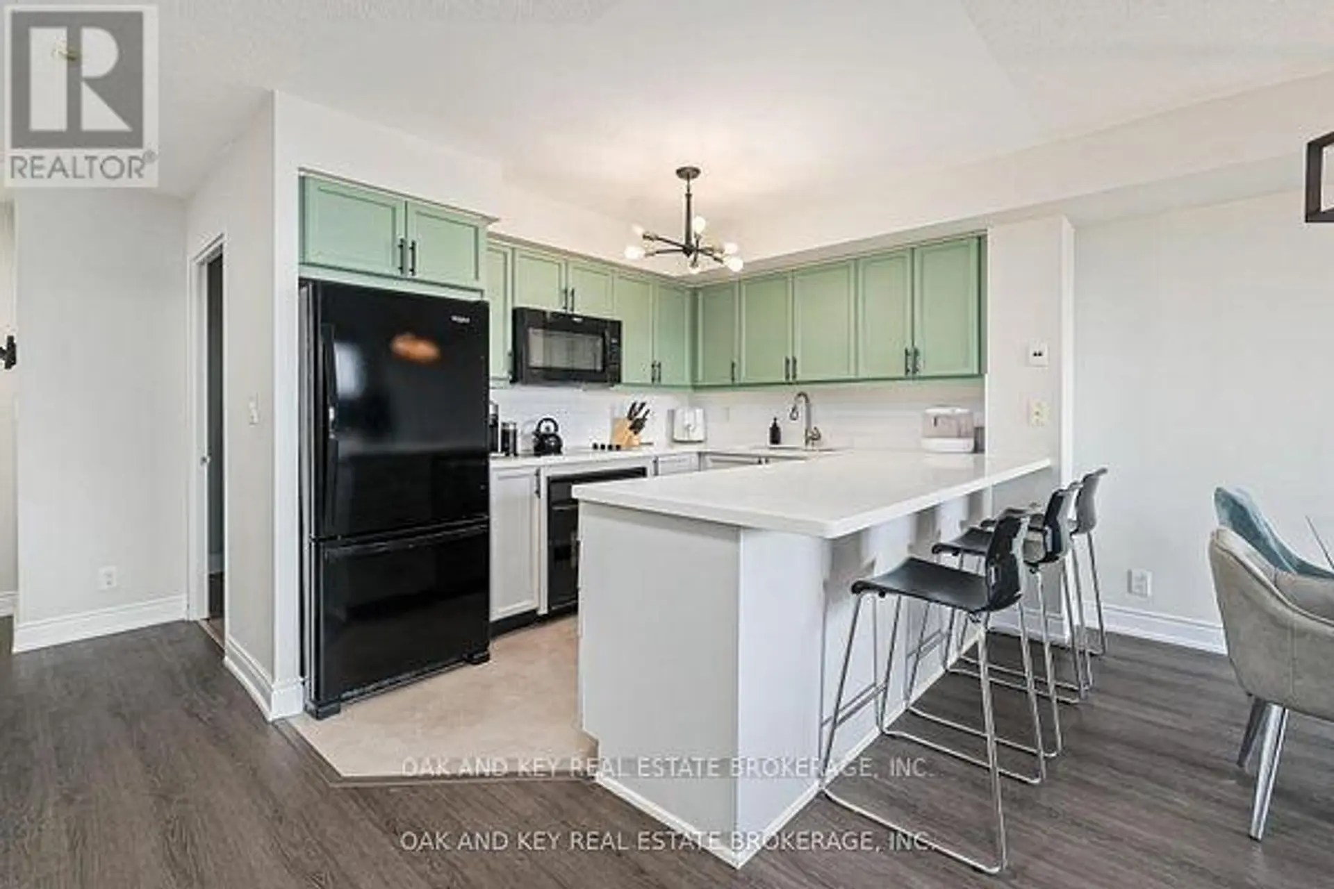 #613 245 DAVISVILLE AVENUE - Image 2