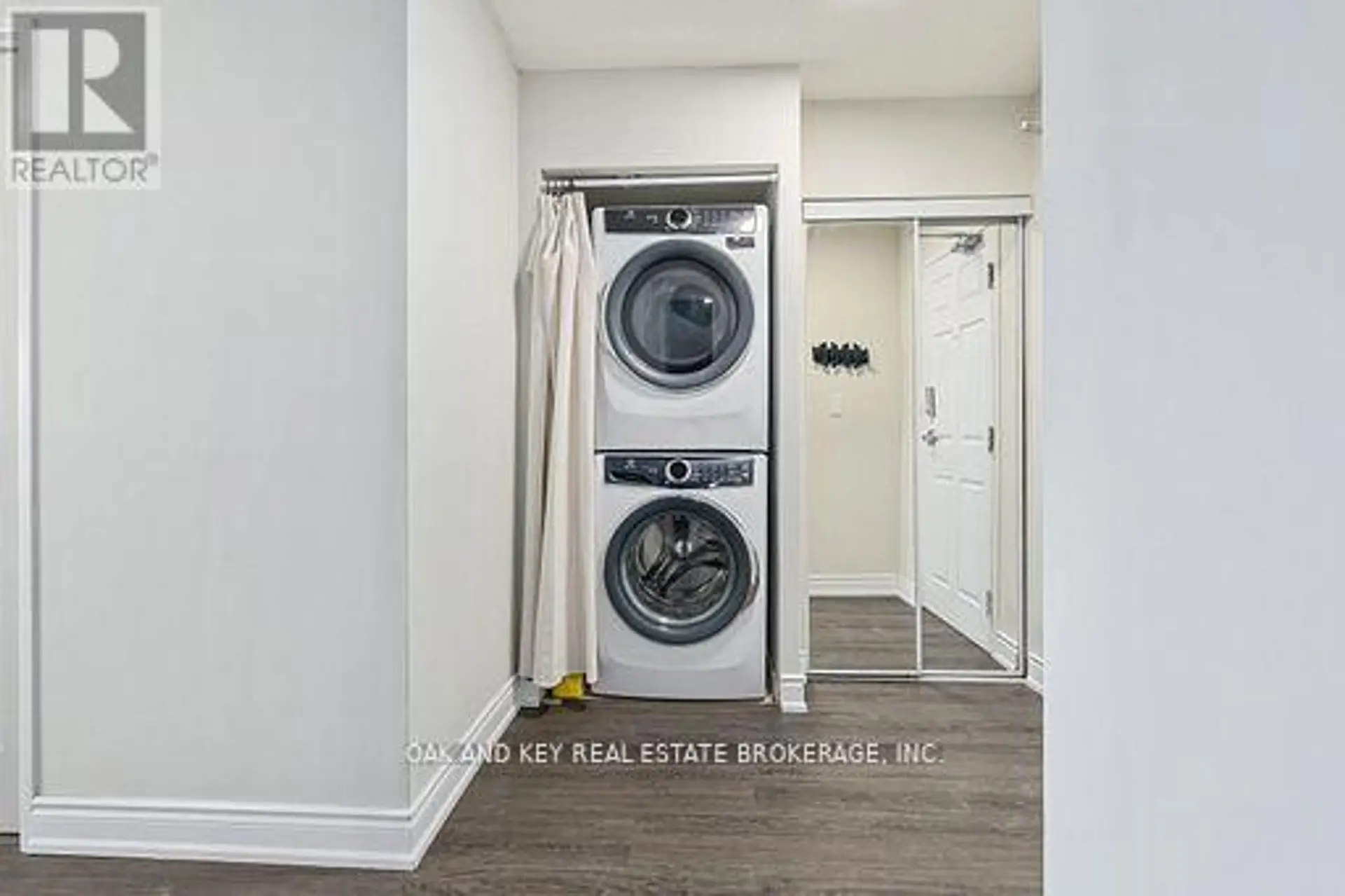 #613 245 DAVISVILLE AVENUE - Image 3