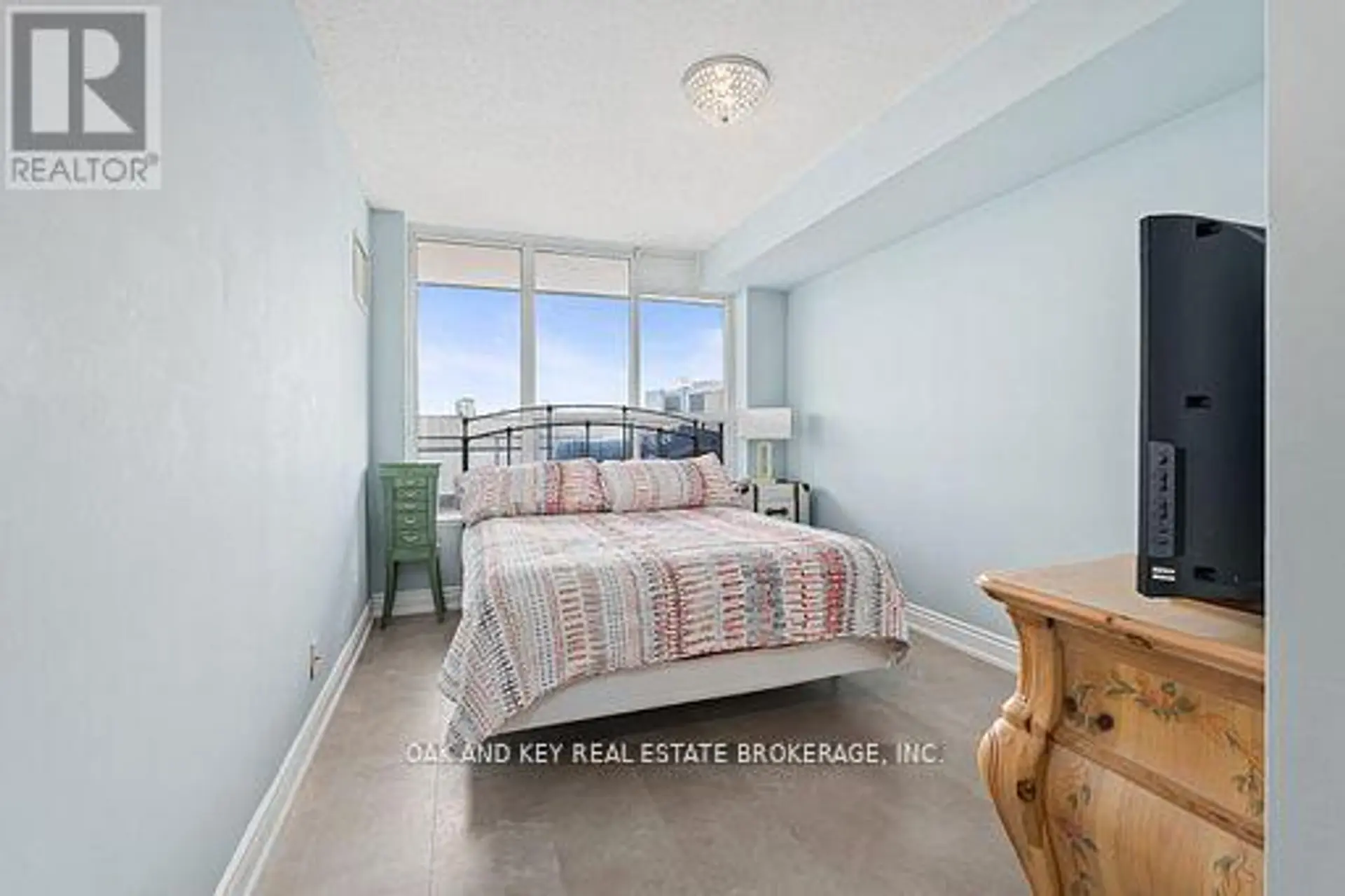 #613 245 DAVISVILLE AVENUE - Image 4