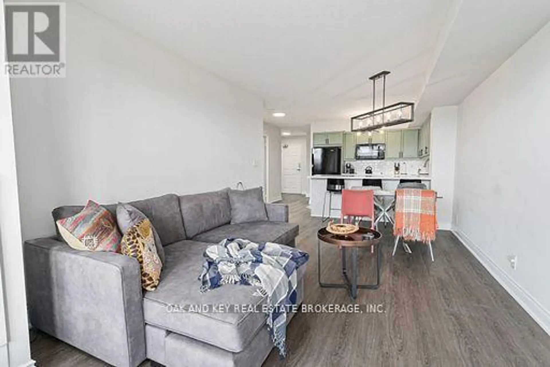 #613 245 DAVISVILLE AVENUE - Image 6