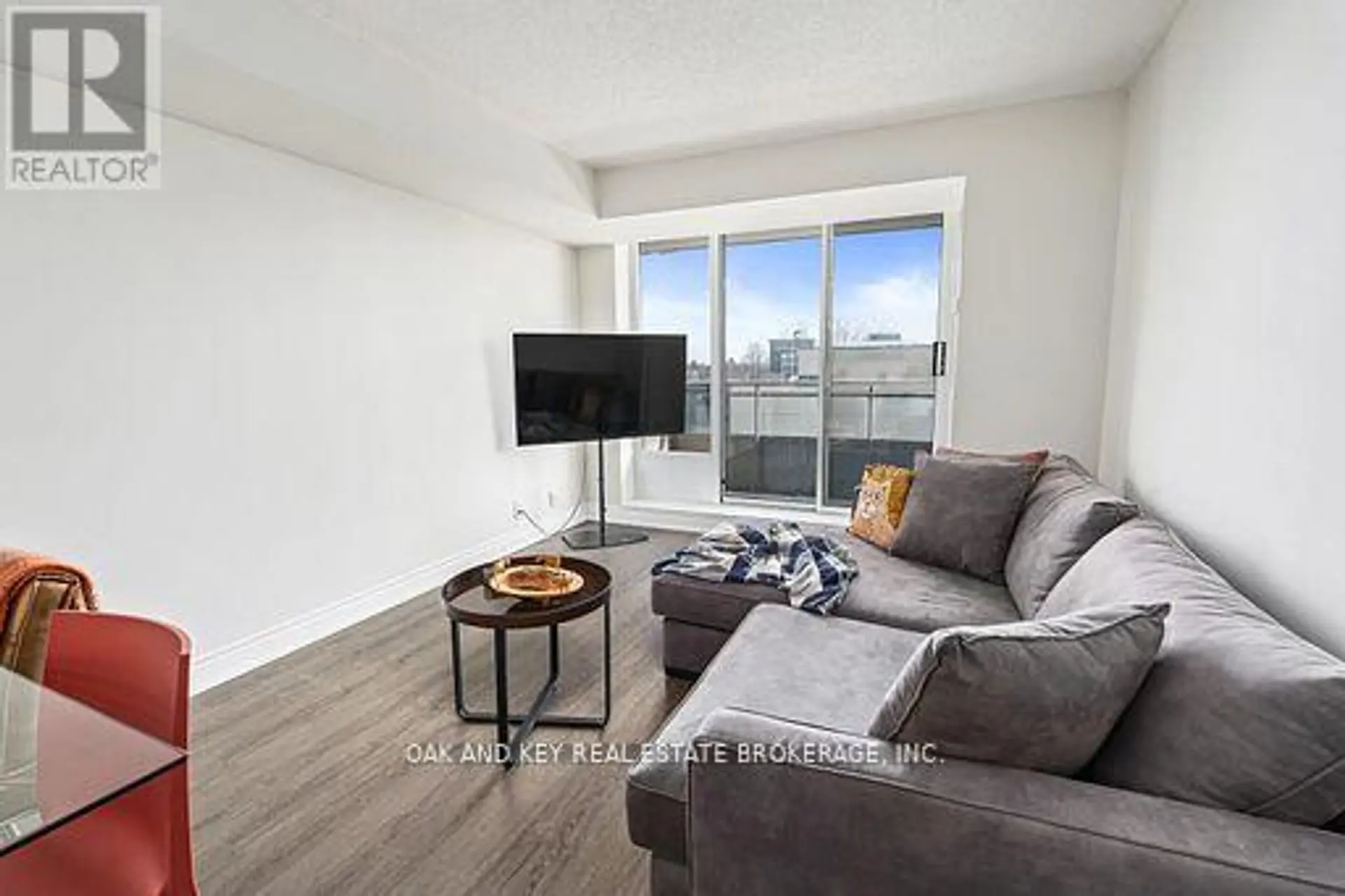 #613 245 DAVISVILLE AVENUE - Image 8