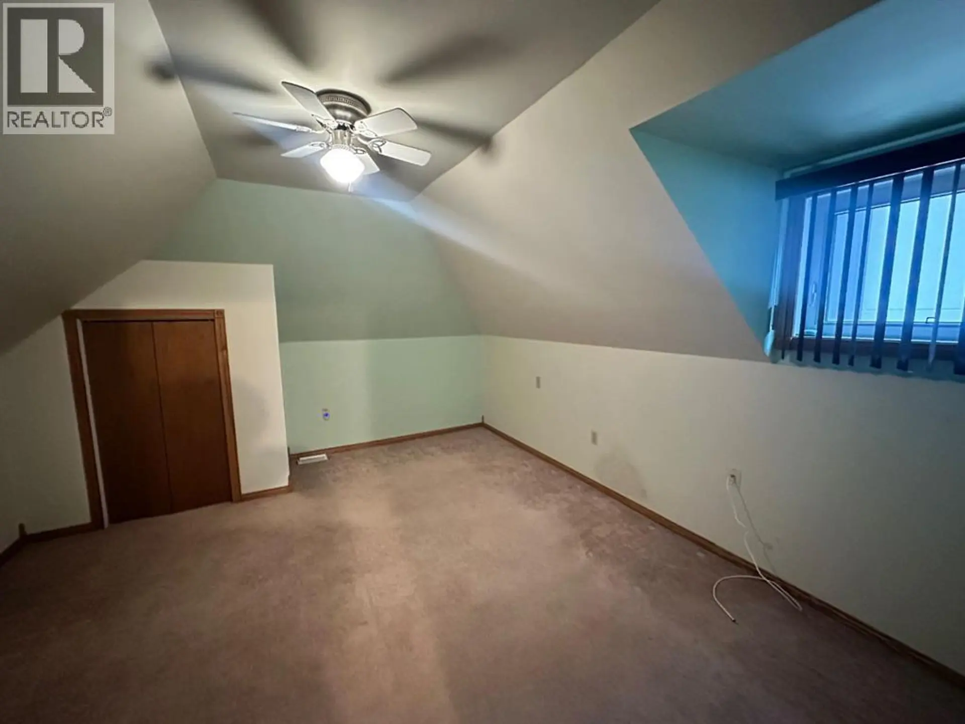 334 3 Avenue NE - Image 9