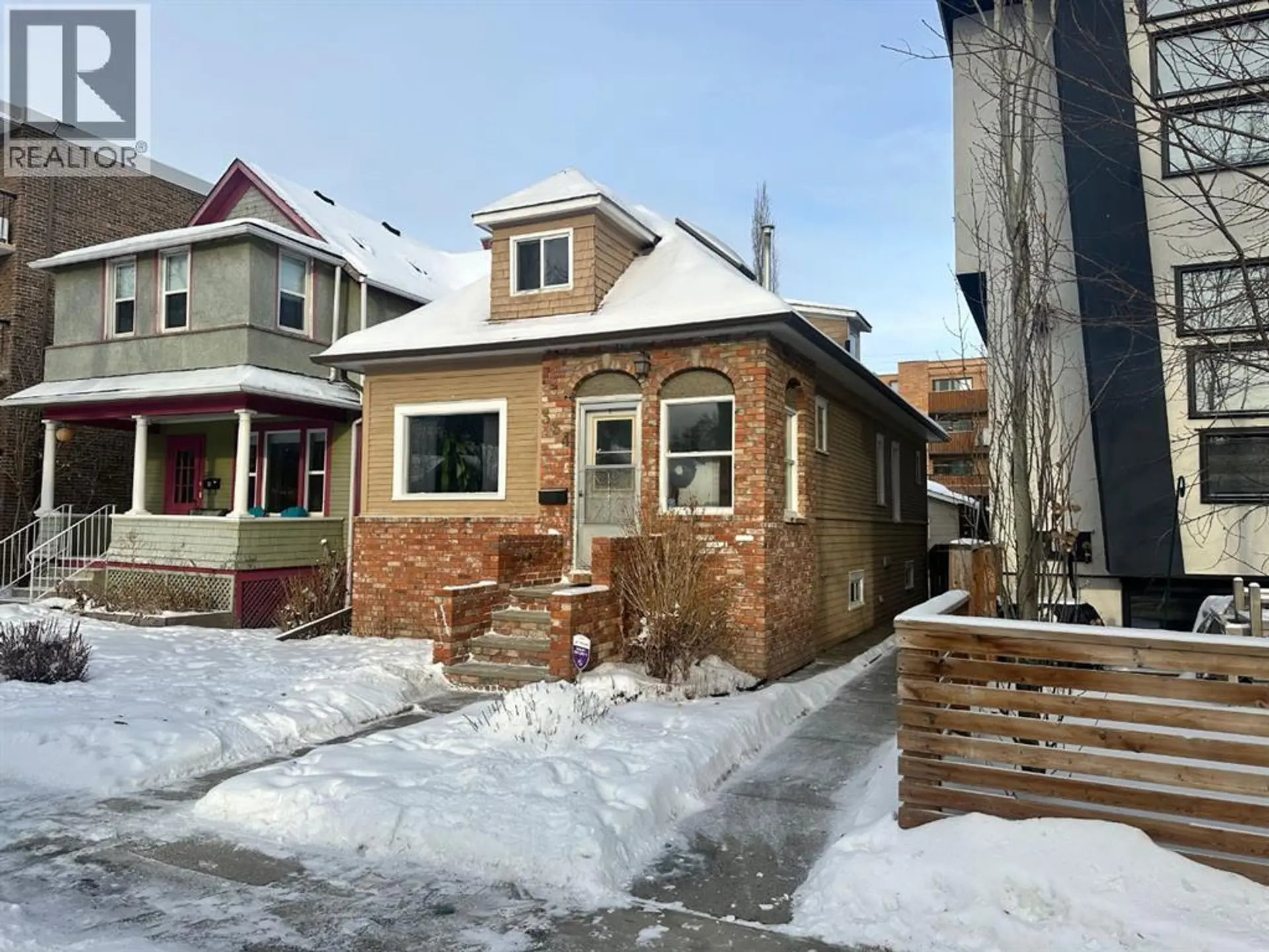 334 3 Avenue NE - Image 1