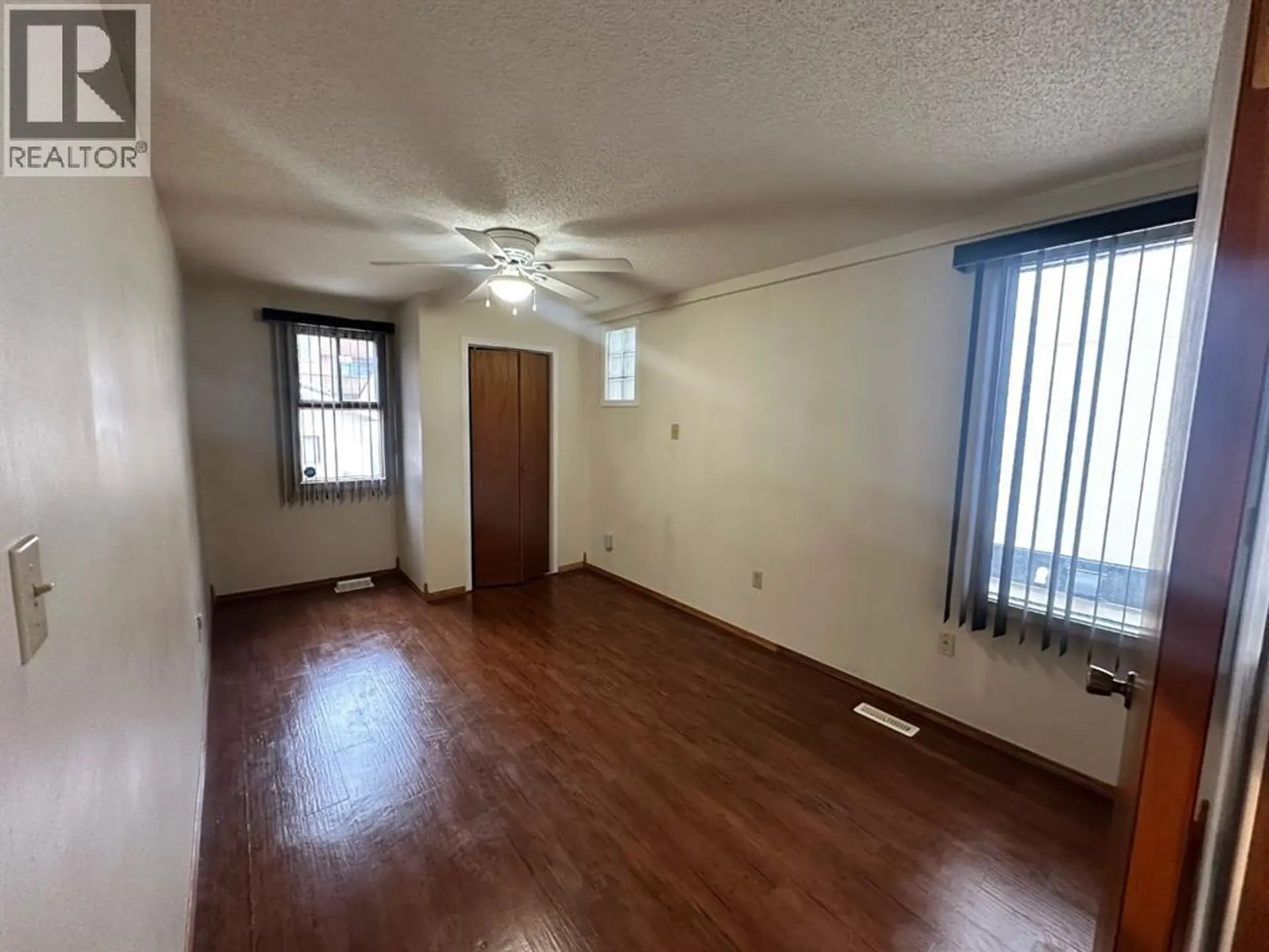 334 3 Avenue NE - Image 5