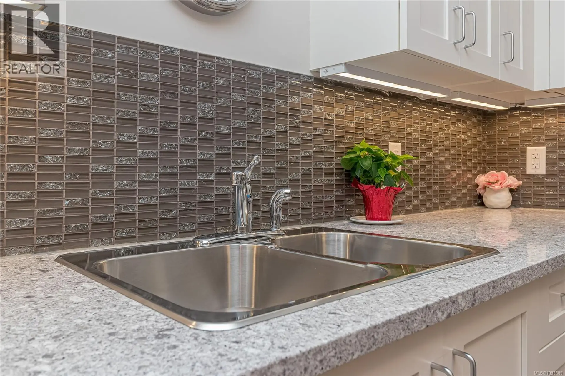 #606 917 Avrill Rd - Image 9