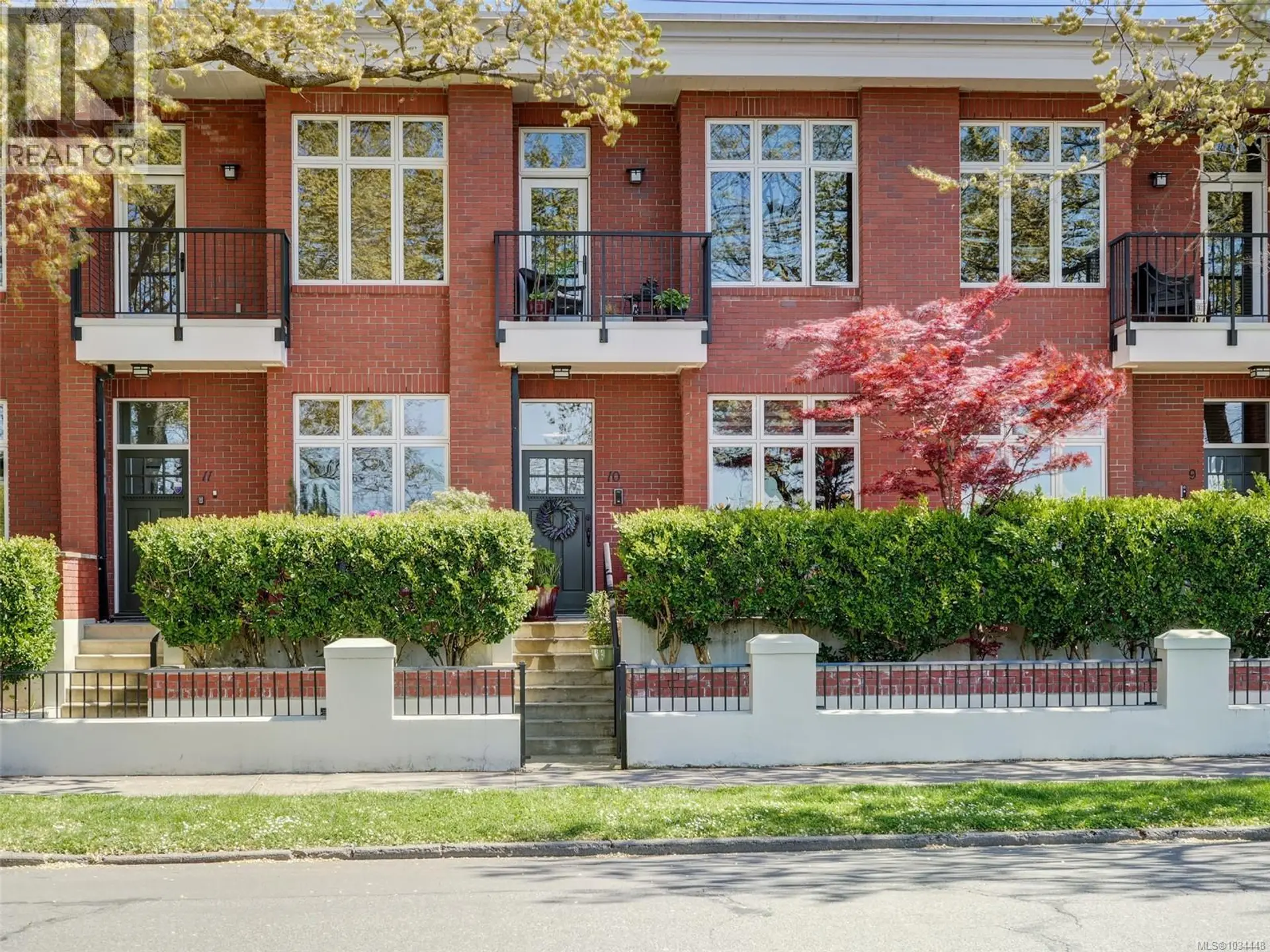 Property at #10 50 Dallas Rd, Victoria, BC