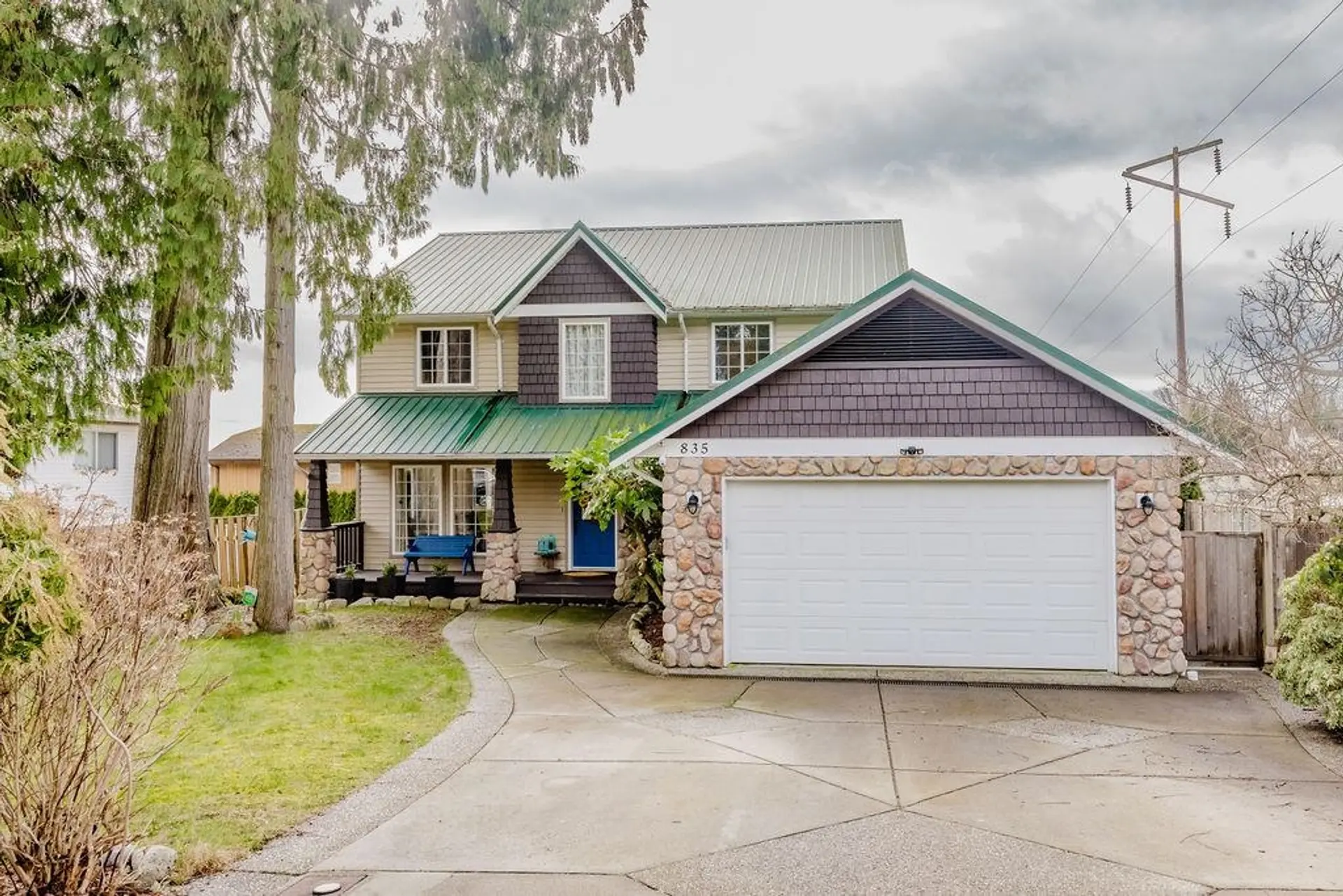 Property at 835 Aurora Way, Gibsons, BC