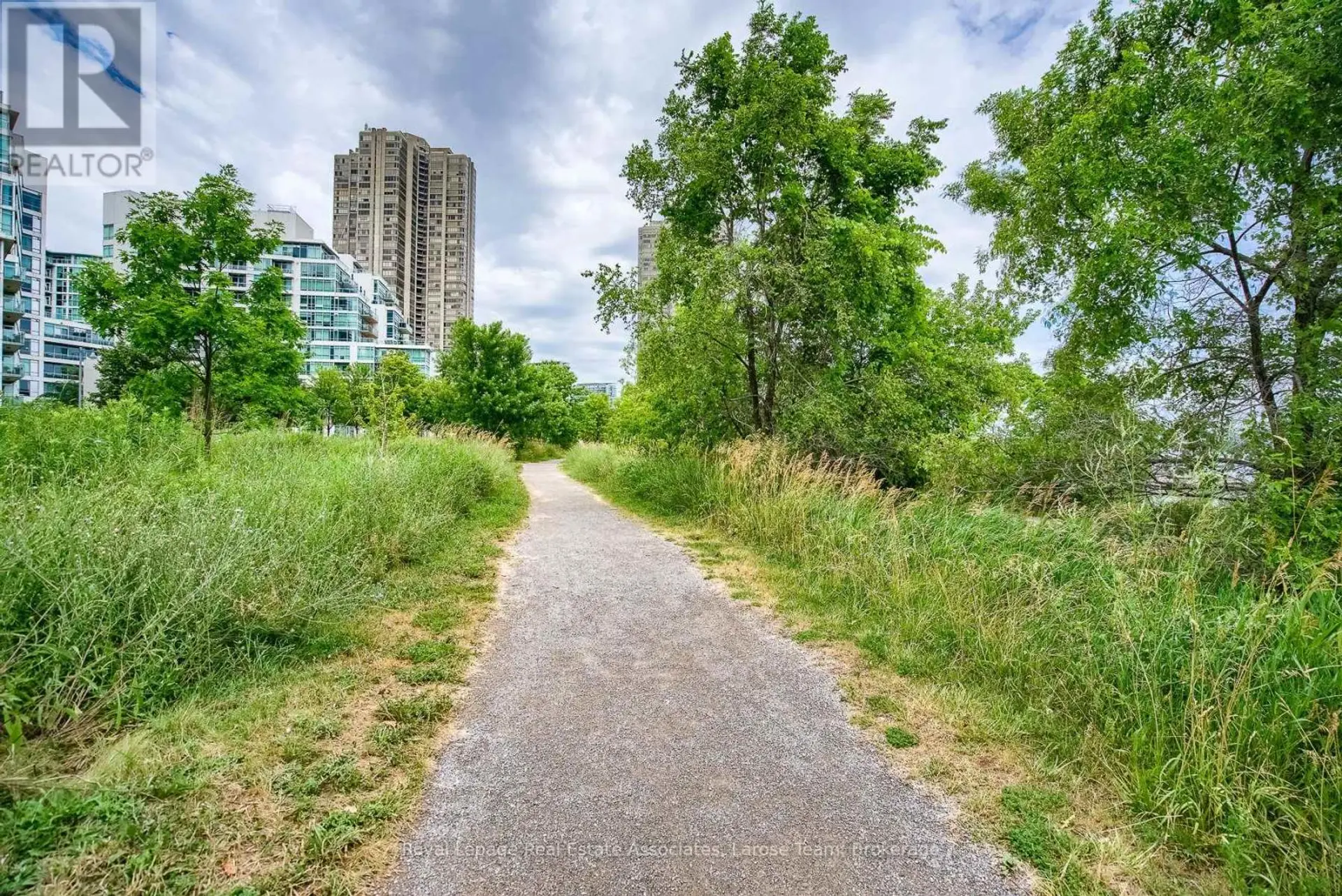 #1607 3 MARINE PARADE DRIVE - Image 16