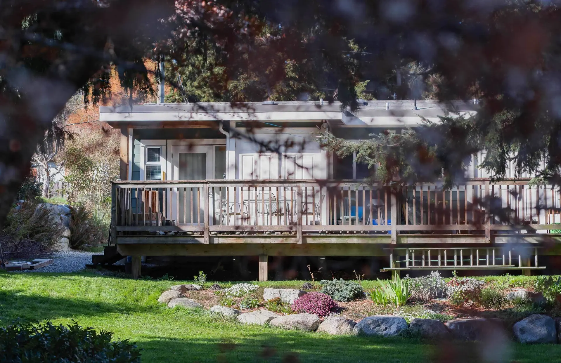Property at 1033-1035 Rosamund Road, Gibsons, BC