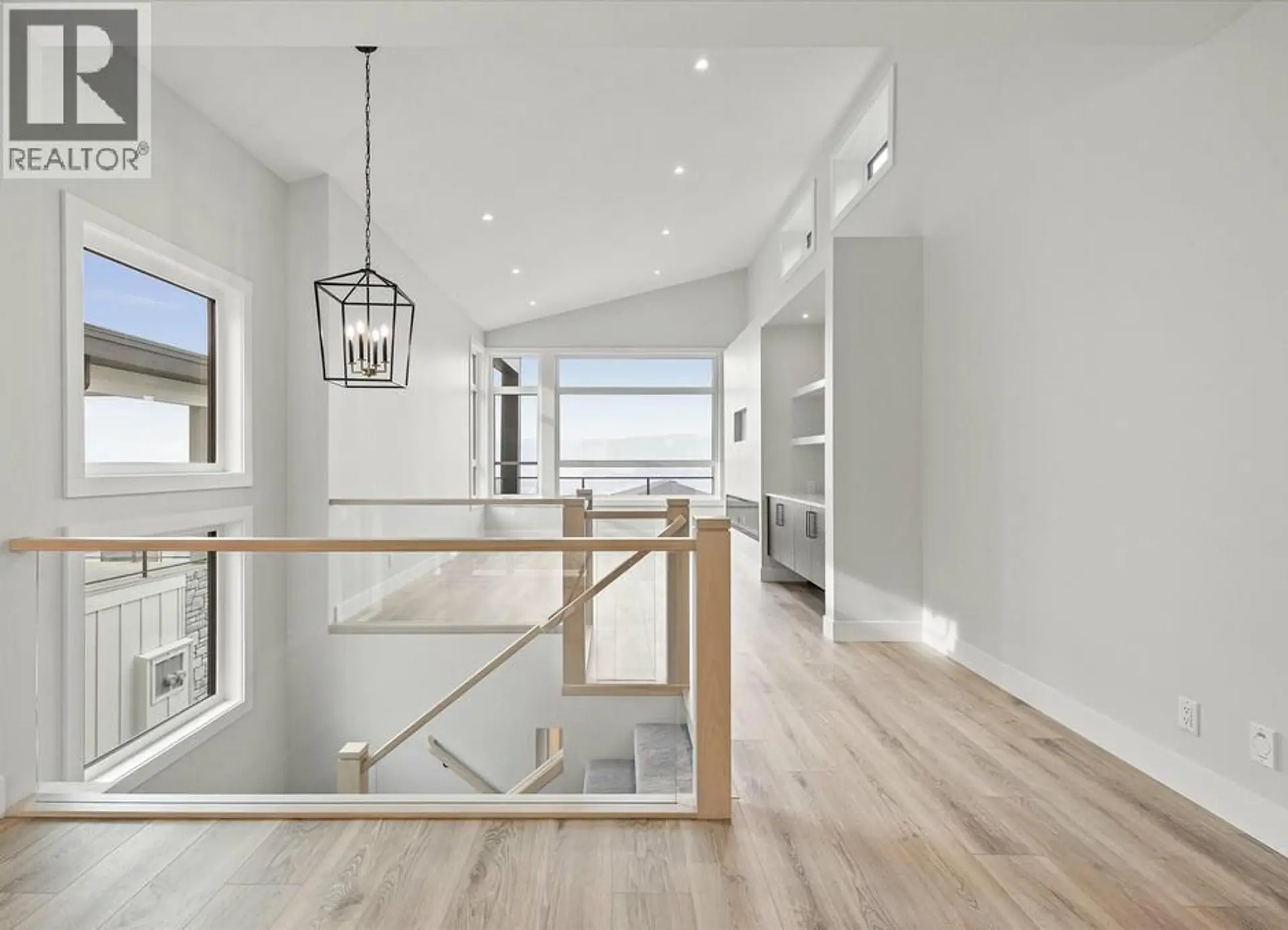 Property at 1221 Lone Pine Drive, Kelowna, BC