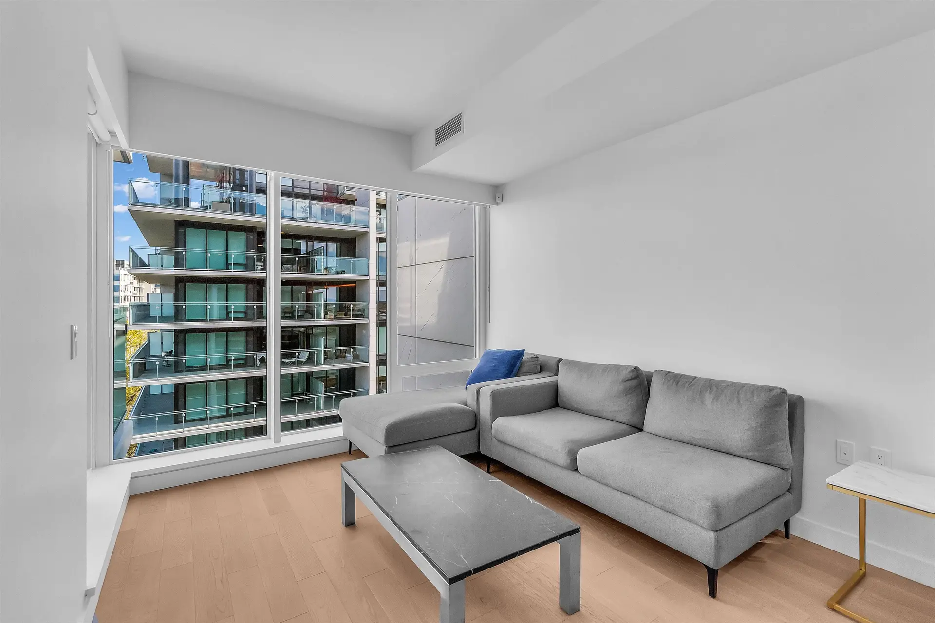 #1006 6833 Pearson Way - Image 3