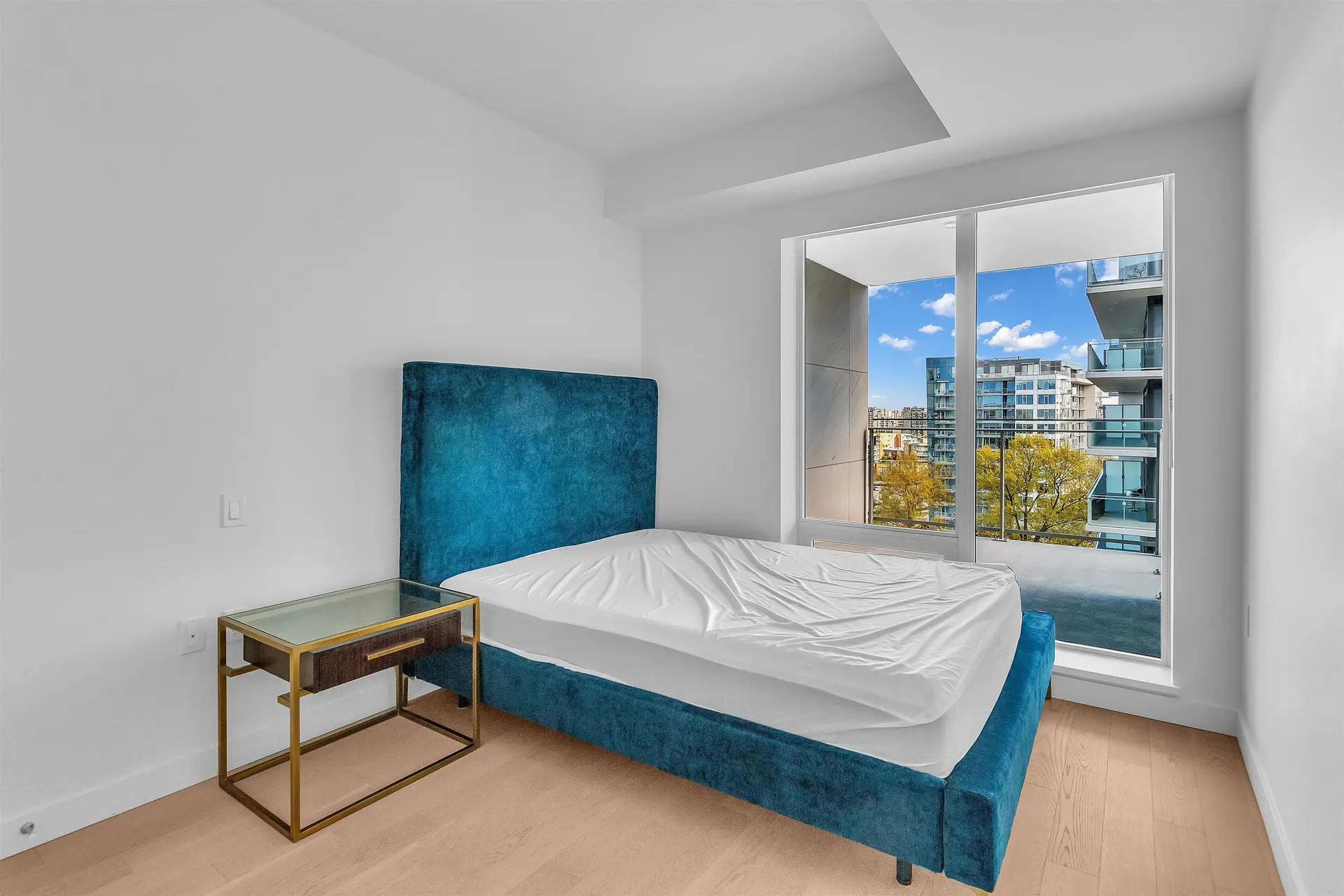 #1006 6833 Pearson Way - Image 9