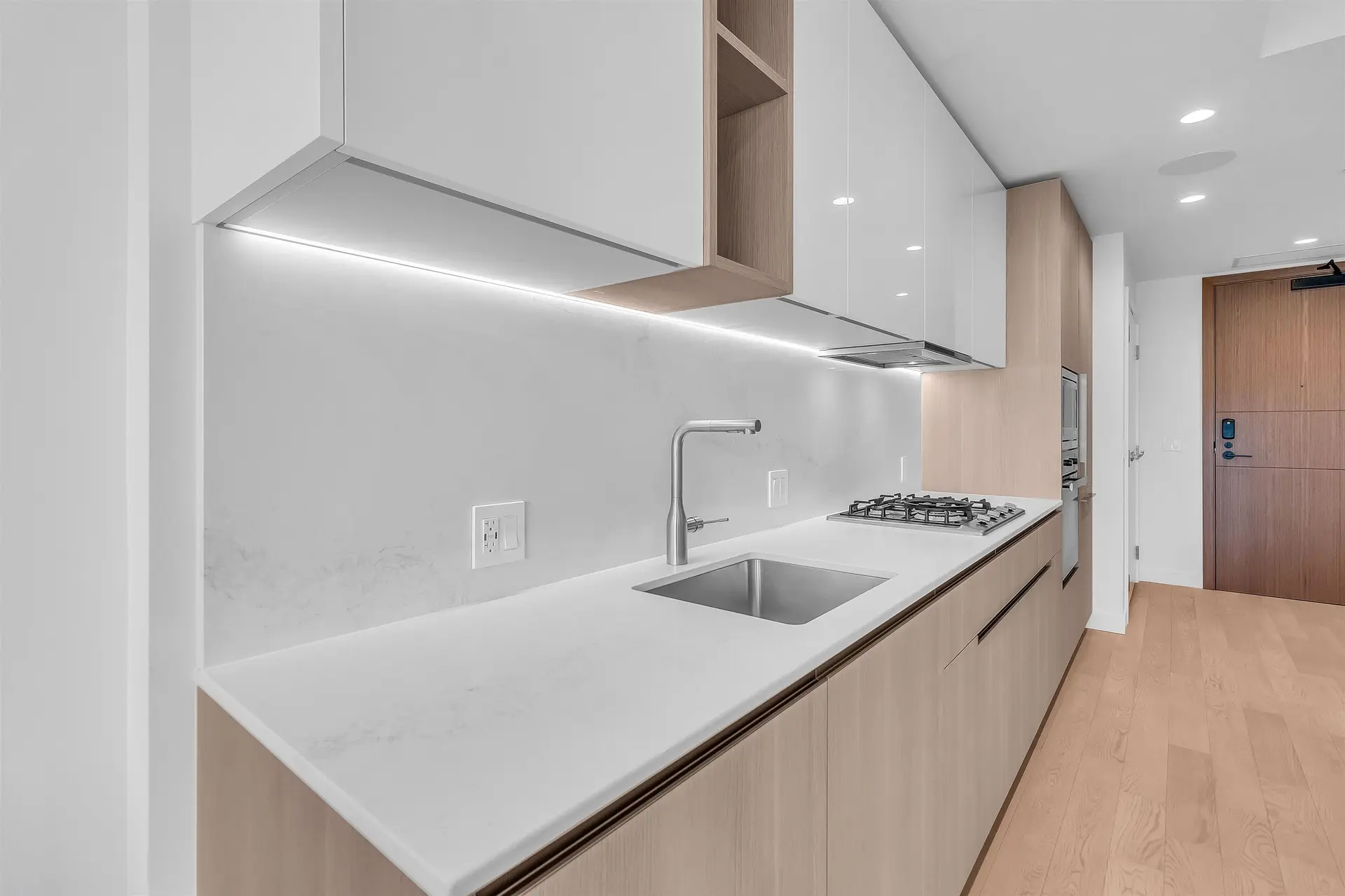 #1006 6833 Pearson Way - Image 8