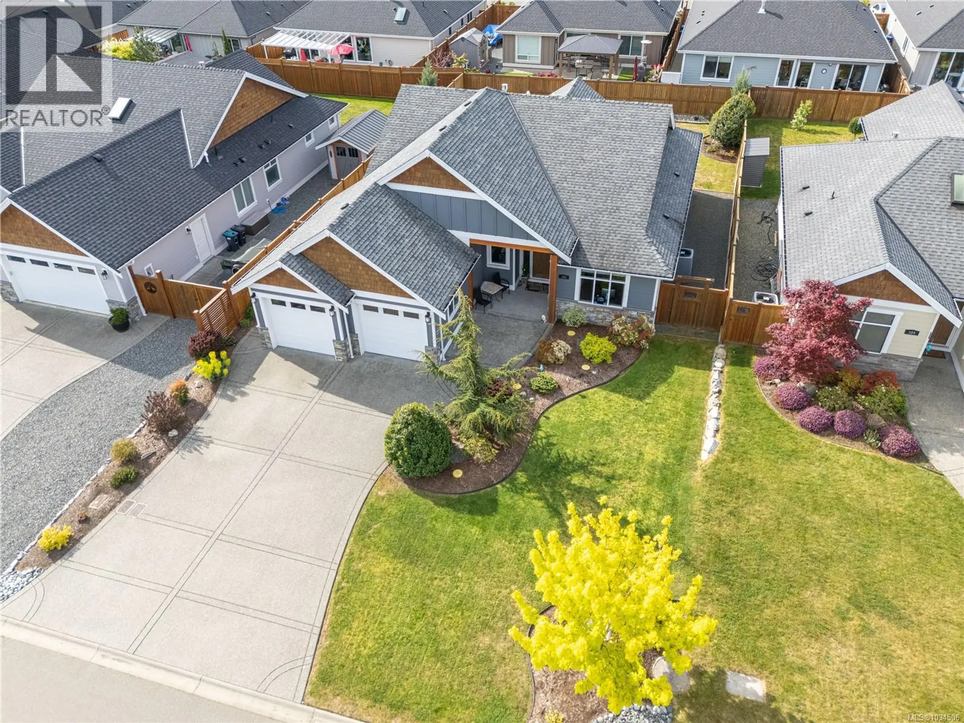 Property at 580 Avalon Pl, Parksville, BC