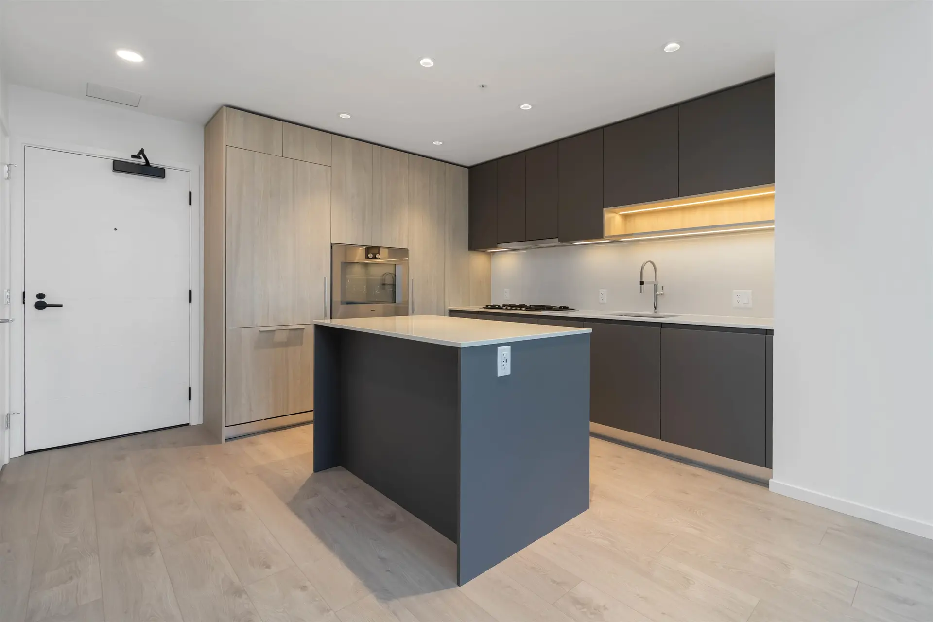 #804 6200 Minoru Boulevard - Image 2