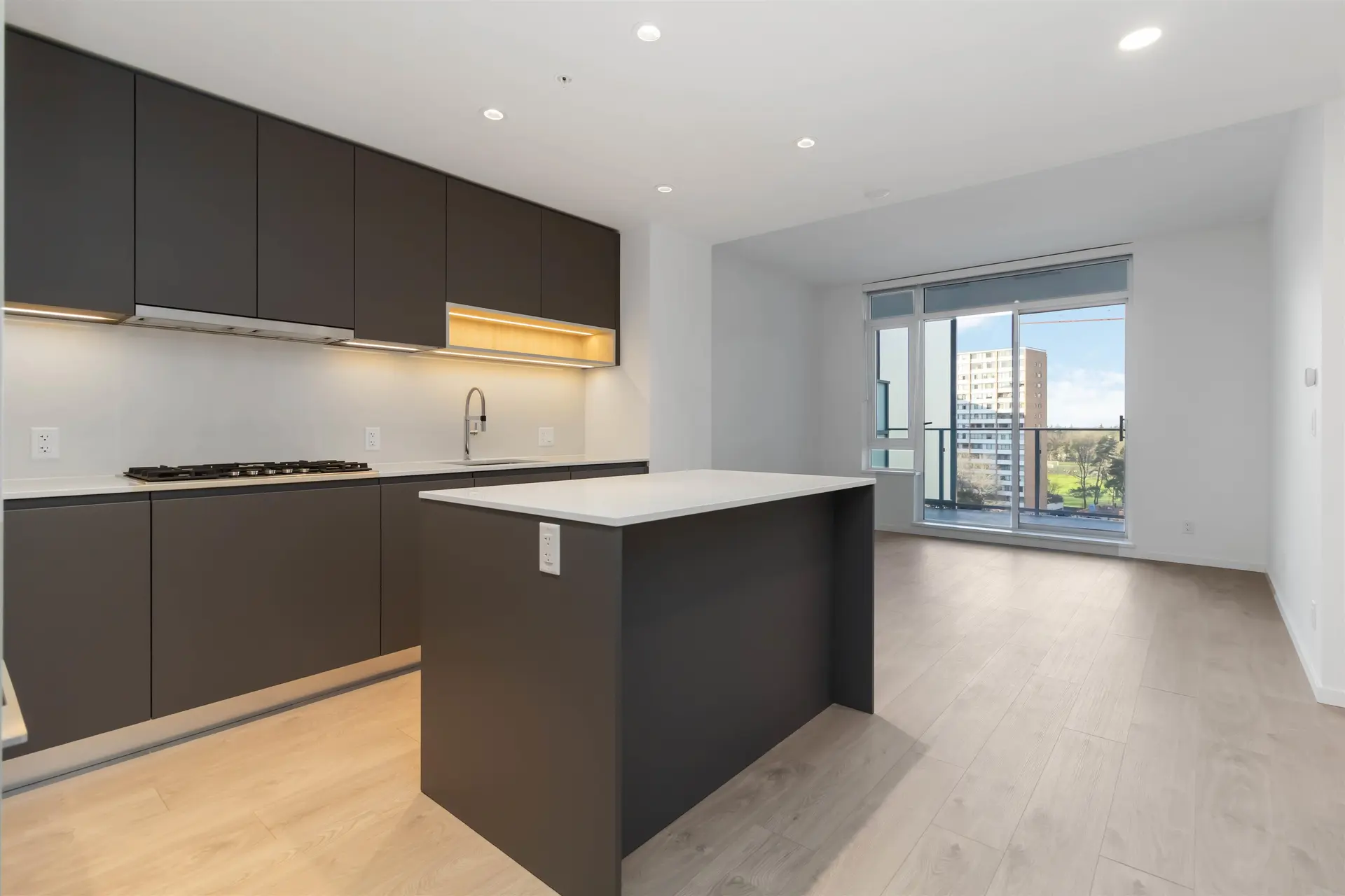 #804 6200 Minoru Boulevard - Image 3