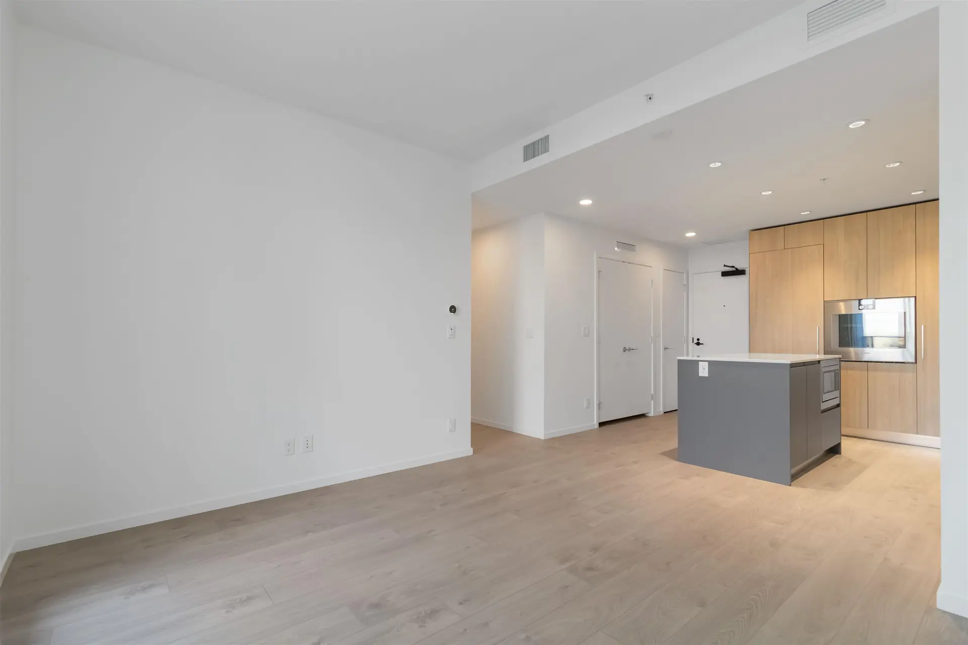 #804 6200 Minoru Boulevard - Image 4