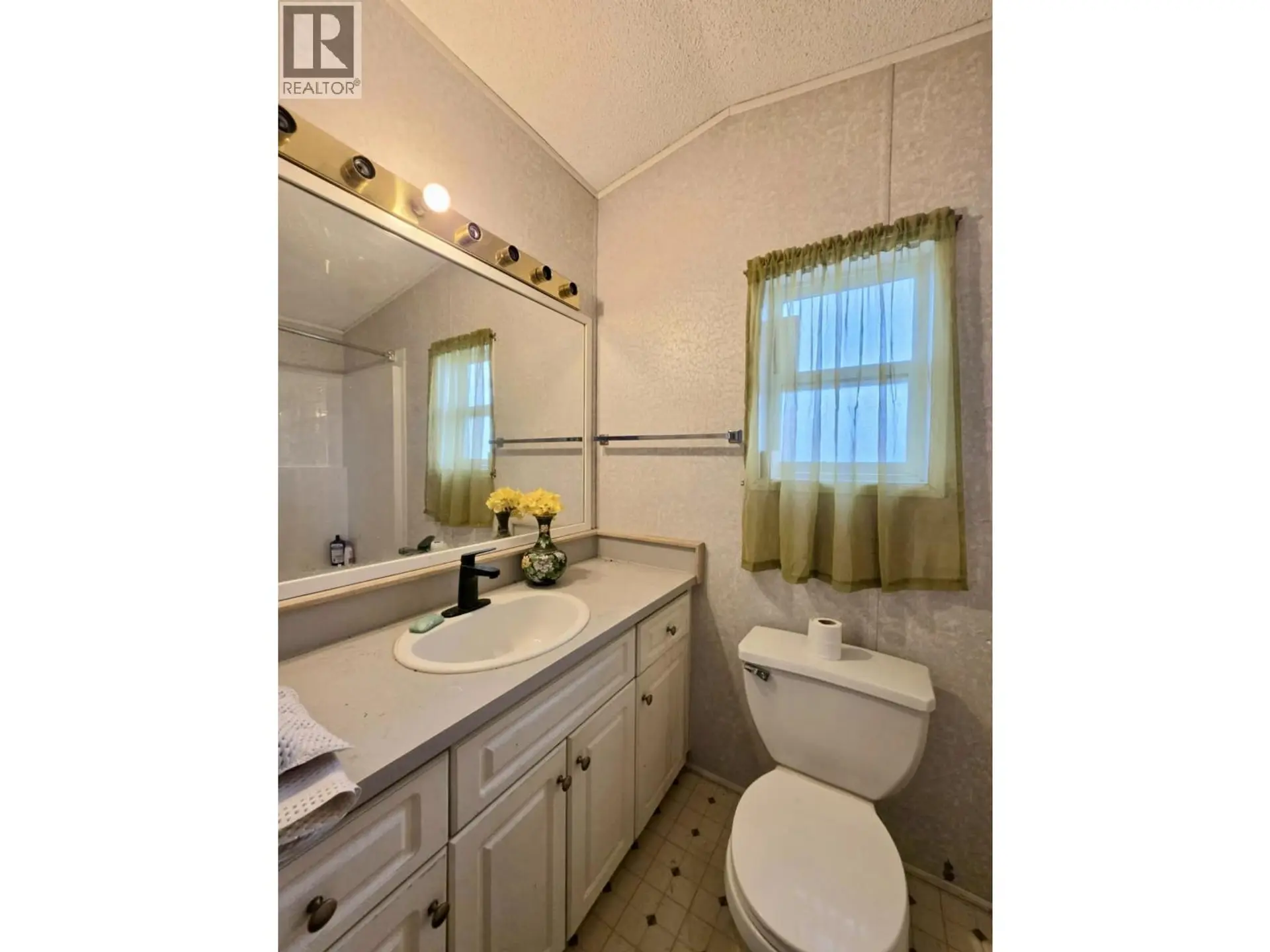 4707 49 AVENUE - Image 9