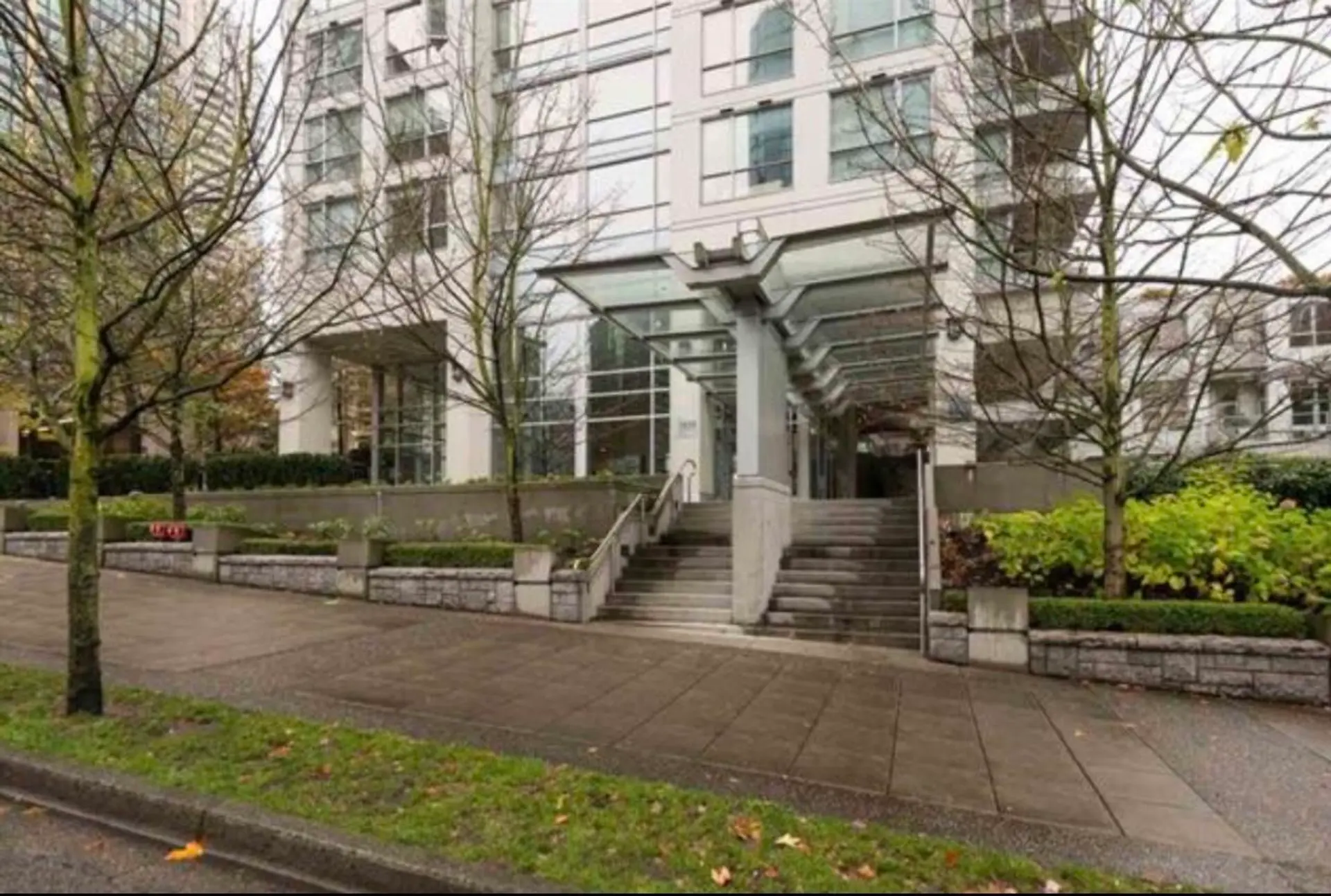#707 1420 W Georgia Street - Image 2
