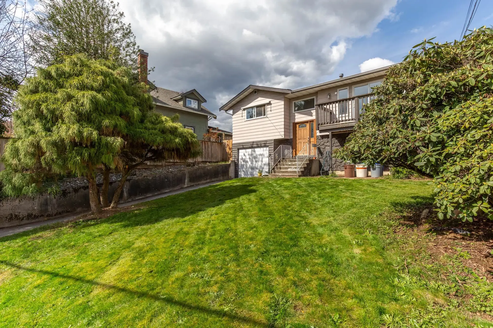 Property at 33457 2nd Avenue, Mission, BC