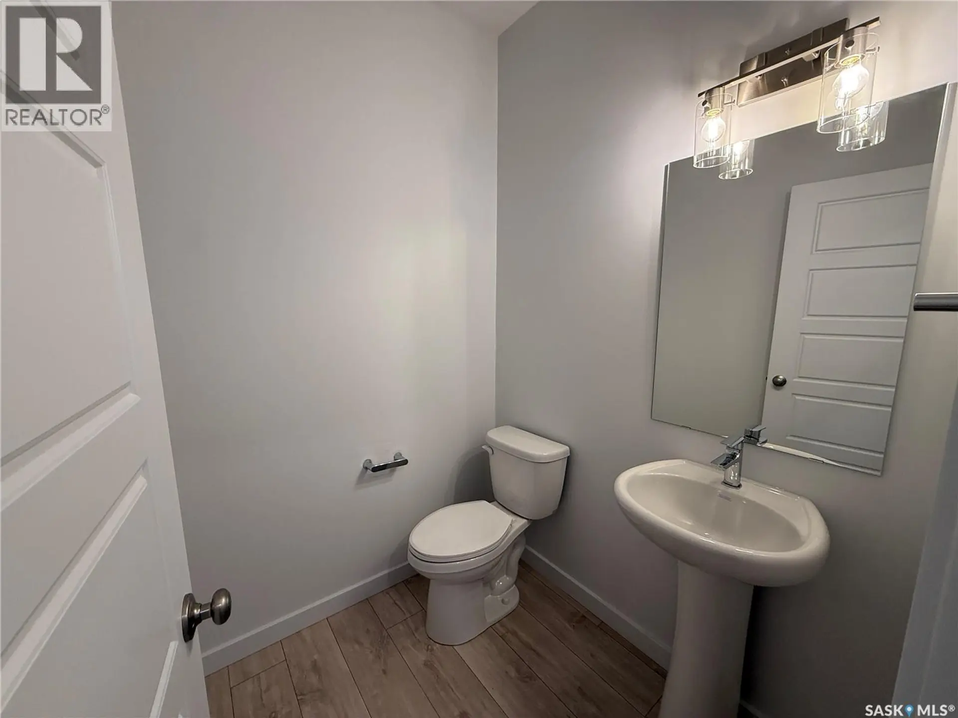 919 Traeger MANOR - Image 6