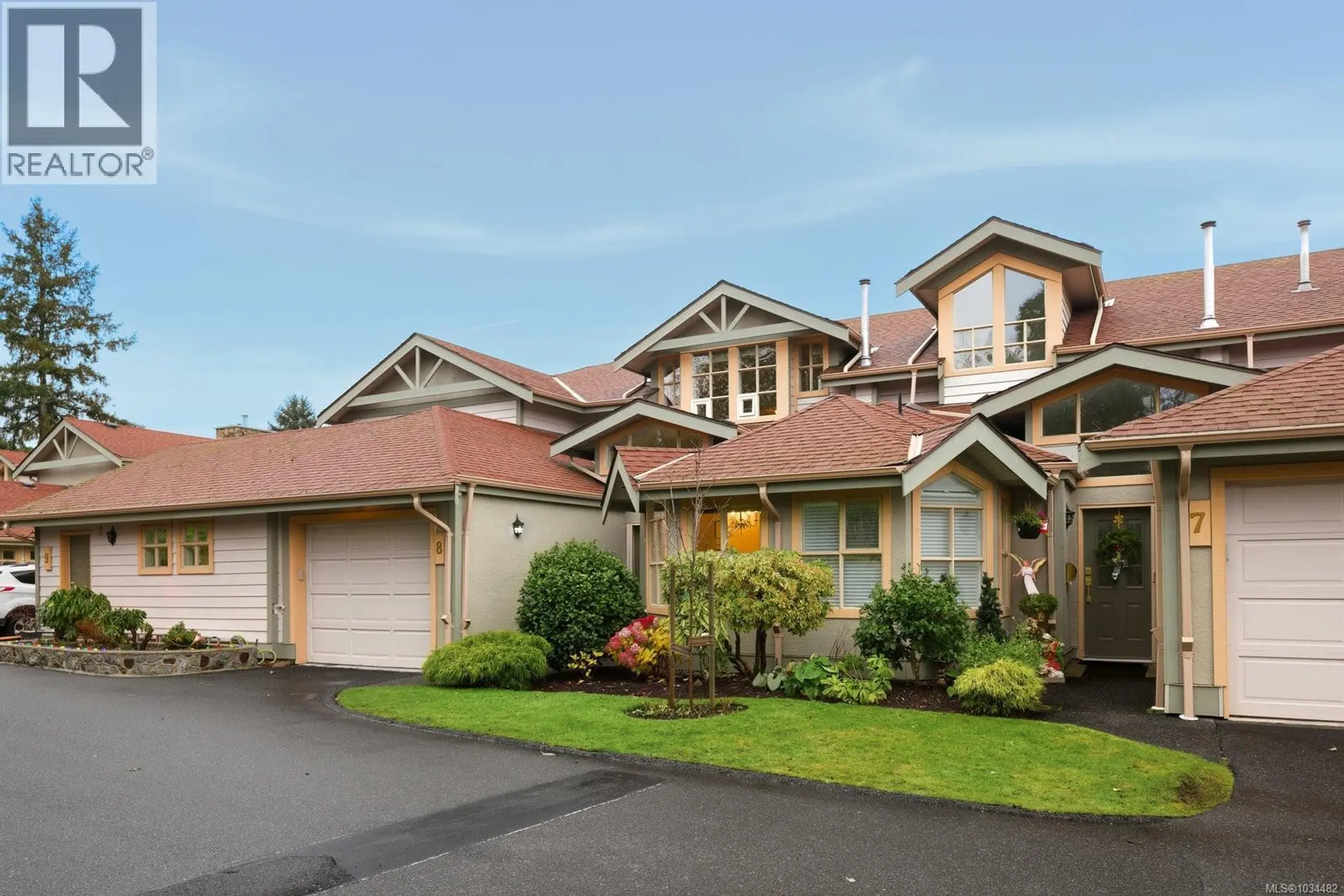 Property at #8 500 Marsett Pl, Saanich, BC