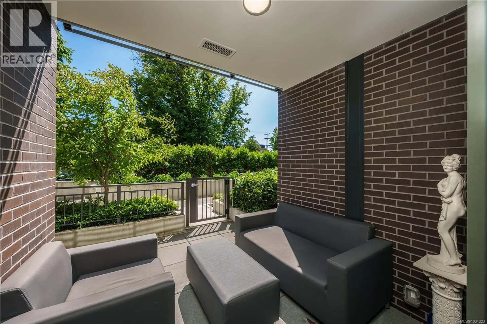 Property at #101 550 Michigan St, Victoria, BC