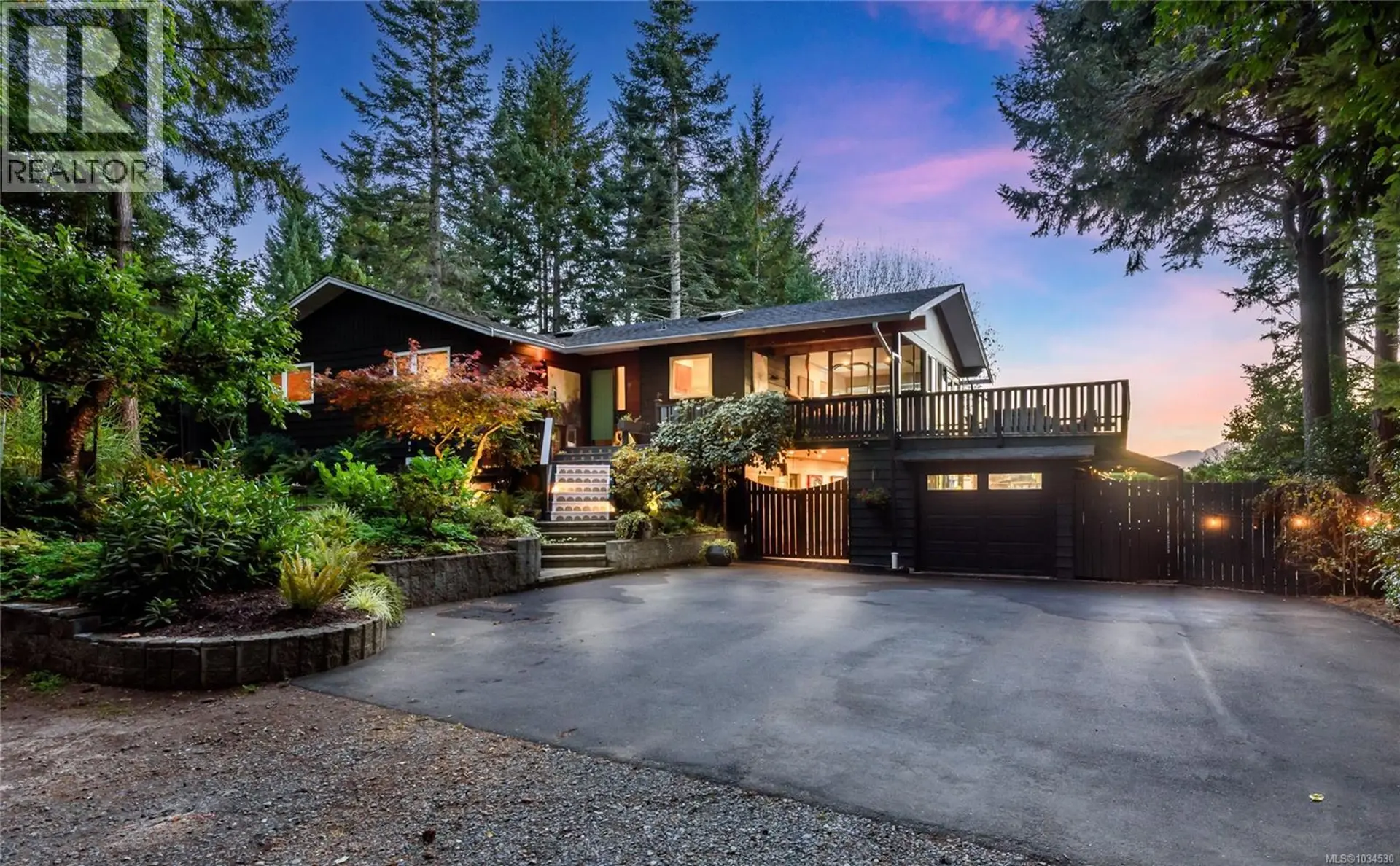 Property at 1165 Glen Urquhart Dr, Courtenay, BC