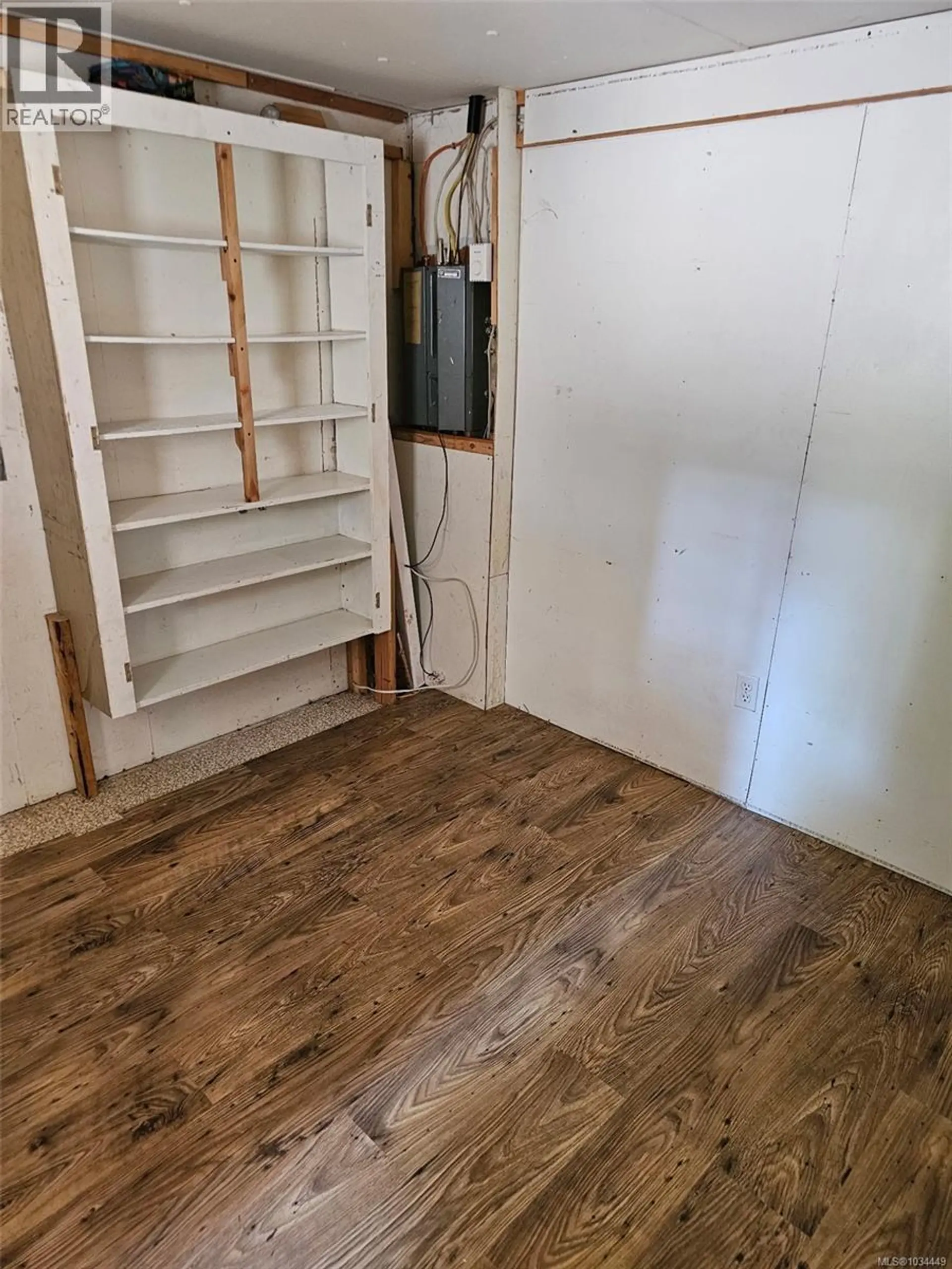 #10 5659 Tomswood Rd - Image 3