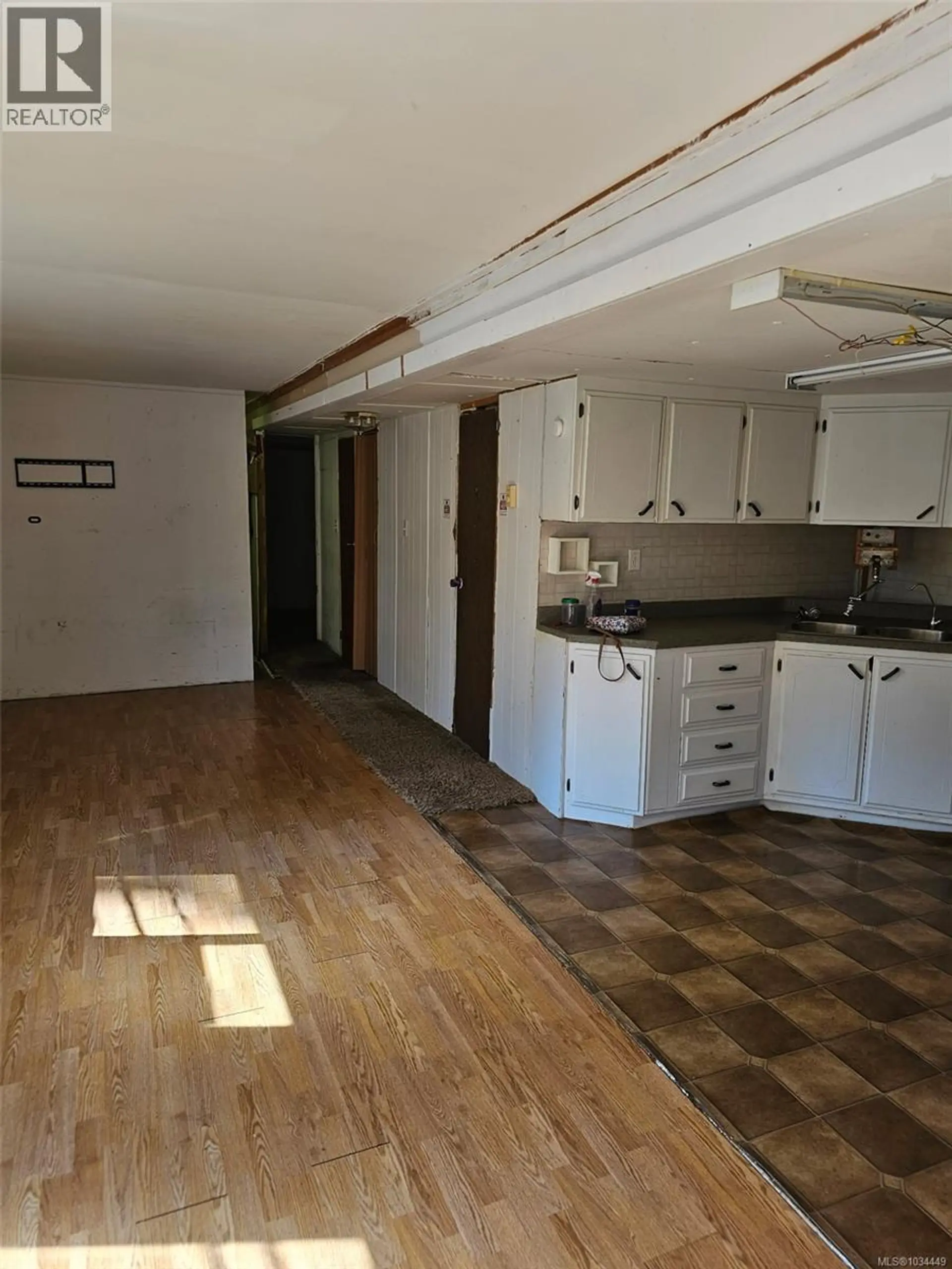 #10 5659 Tomswood Rd - Image 6