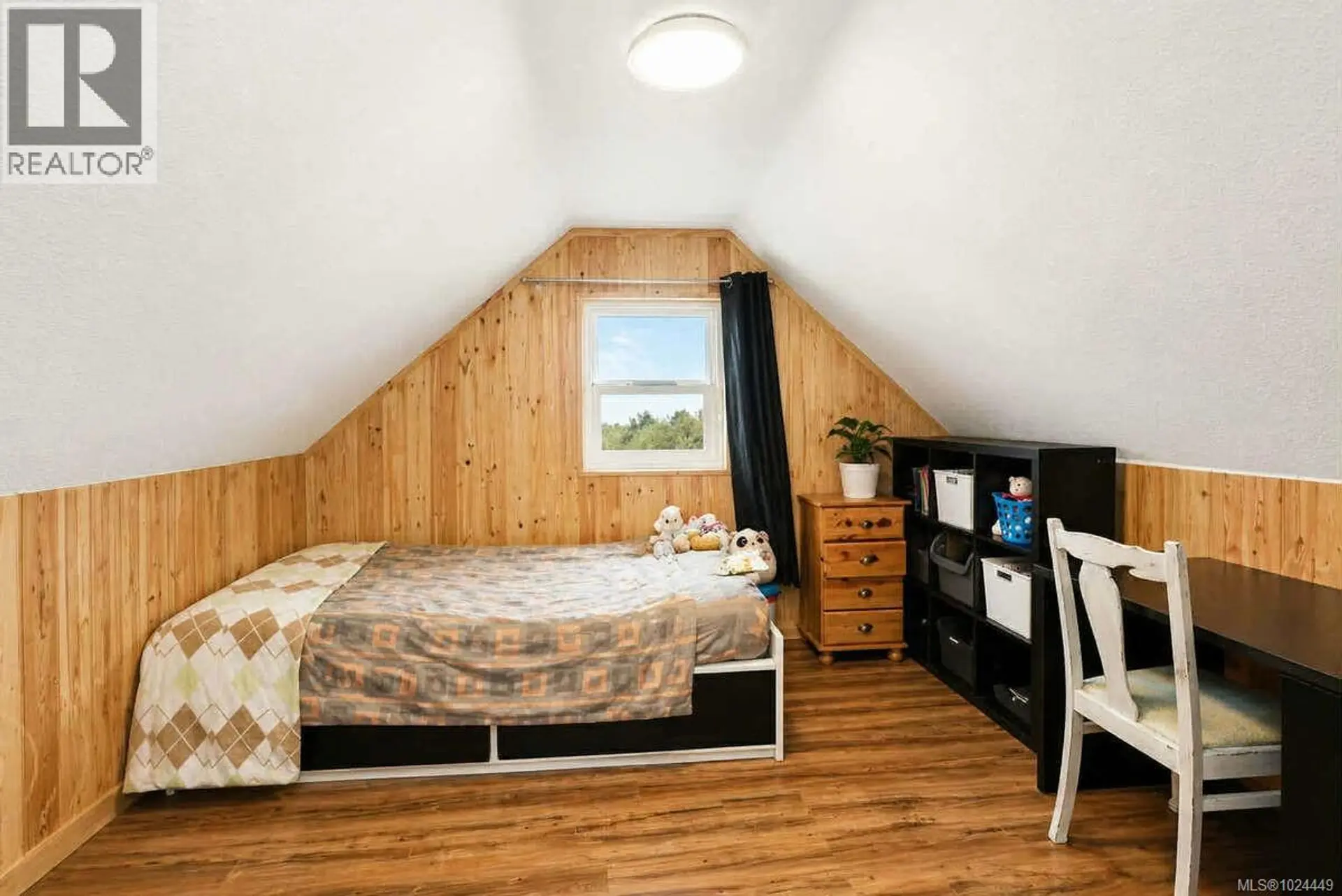 4925 Leslie Ave - Image 18
