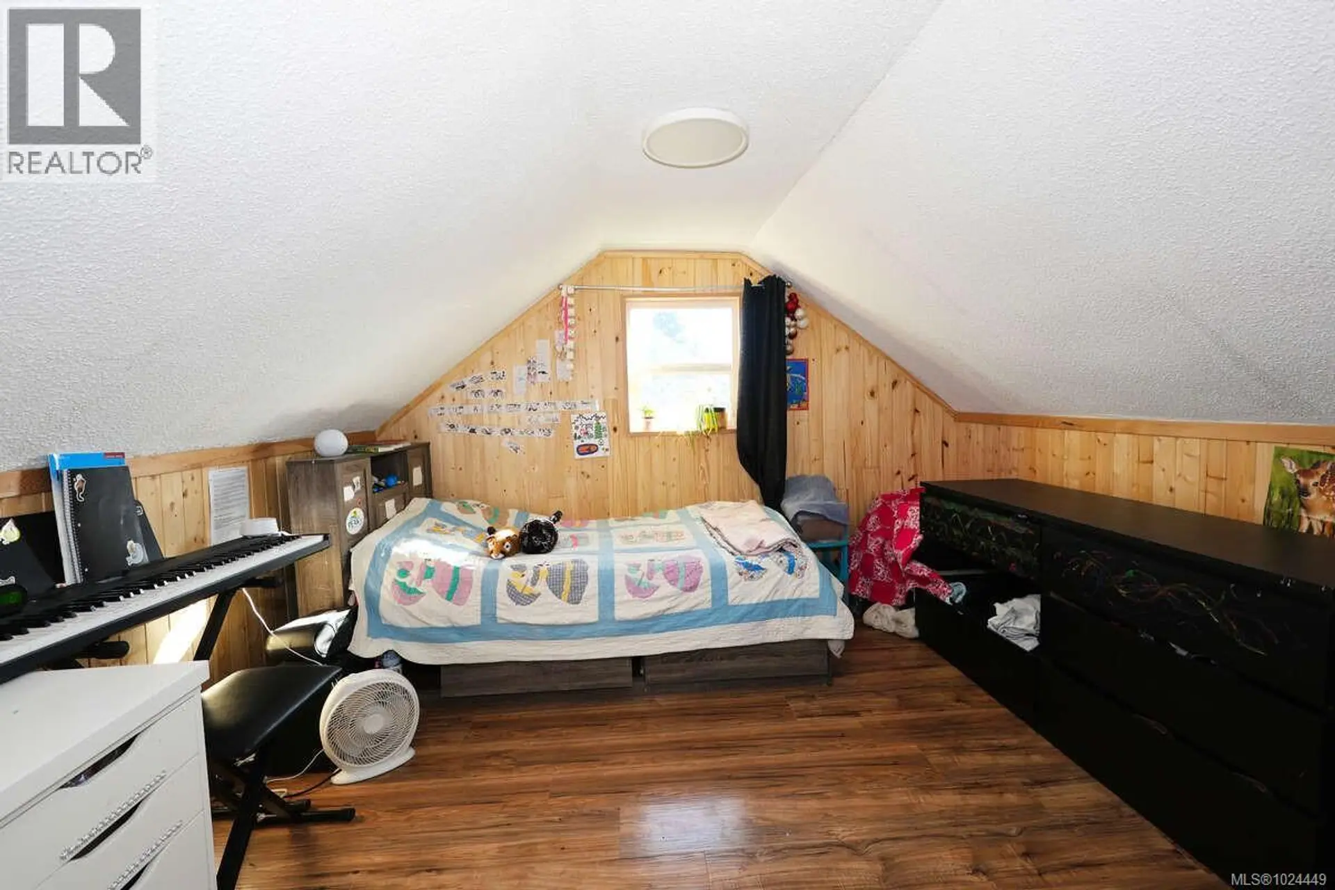 4925 Leslie Ave - Image 17