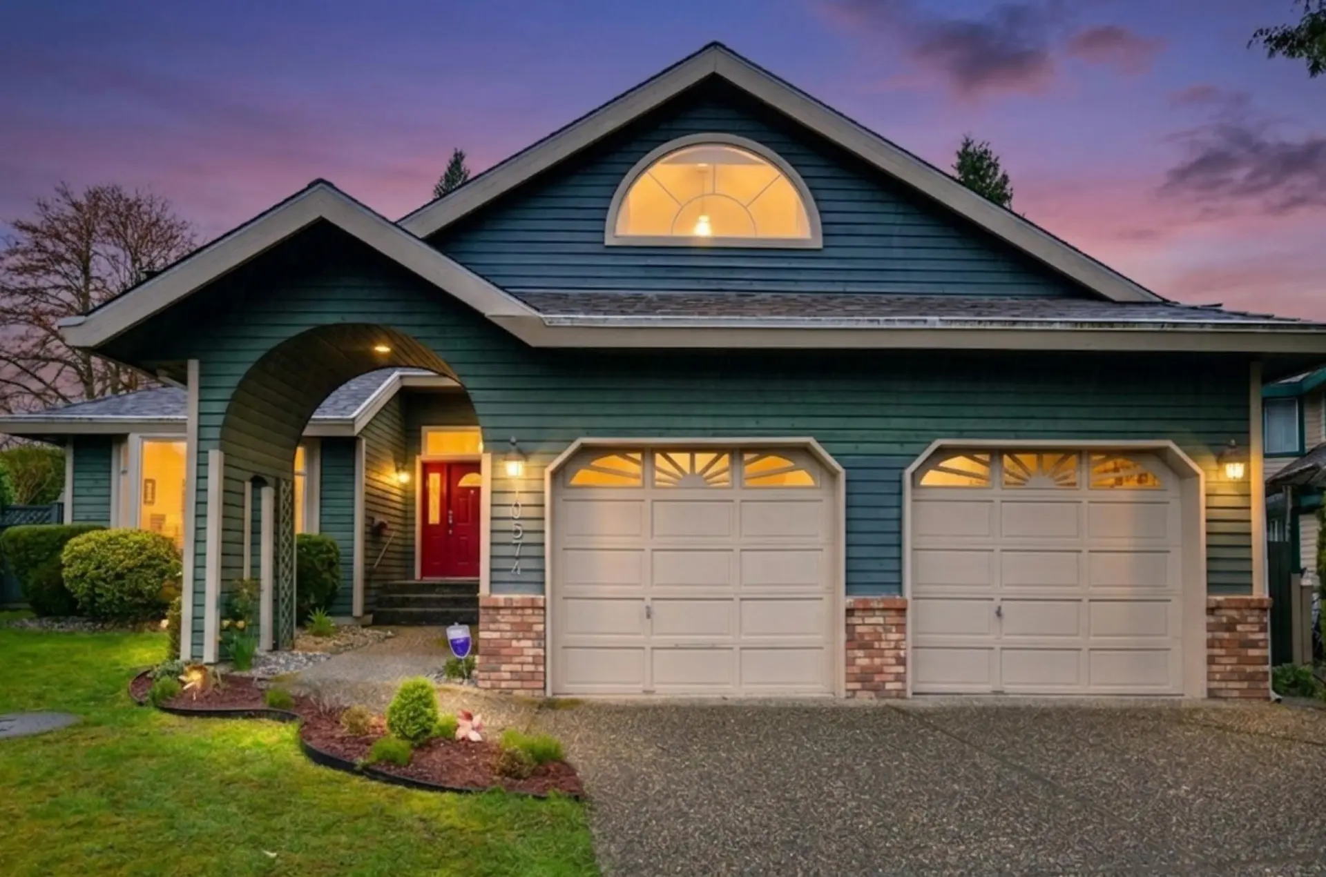 Property at 10574 Woodglen Close, Surrey, BC