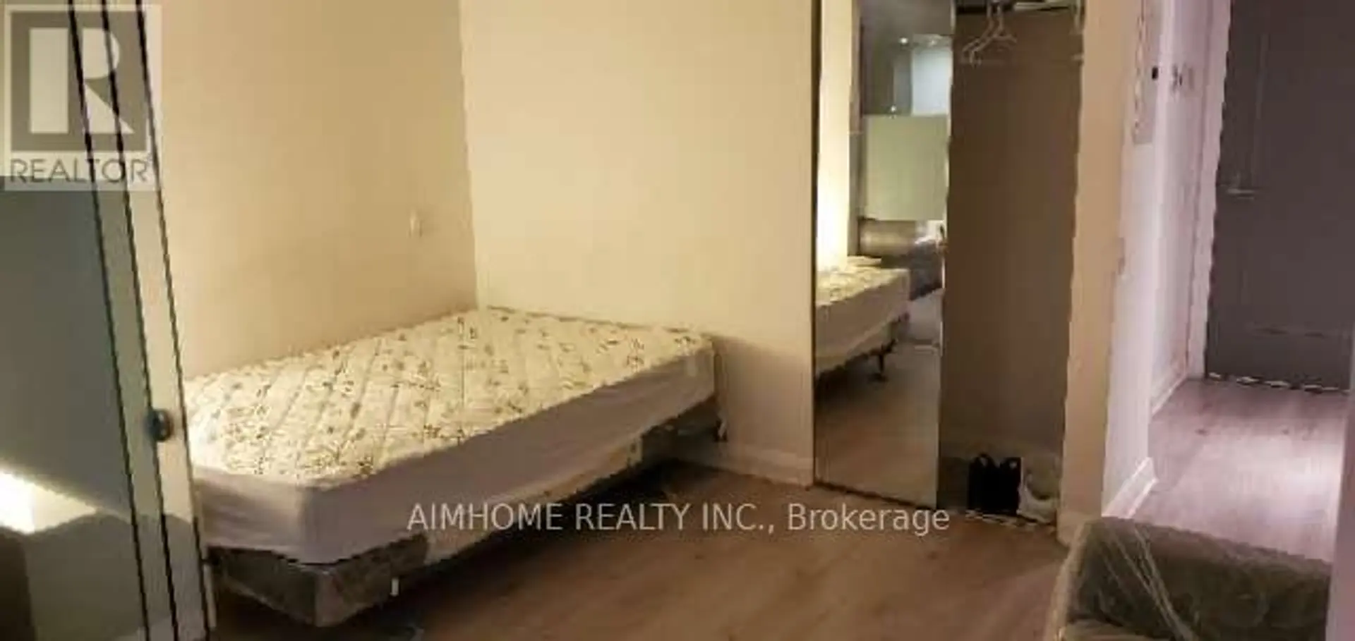 #805 155 YORKVILLE AVENUE - Image 6