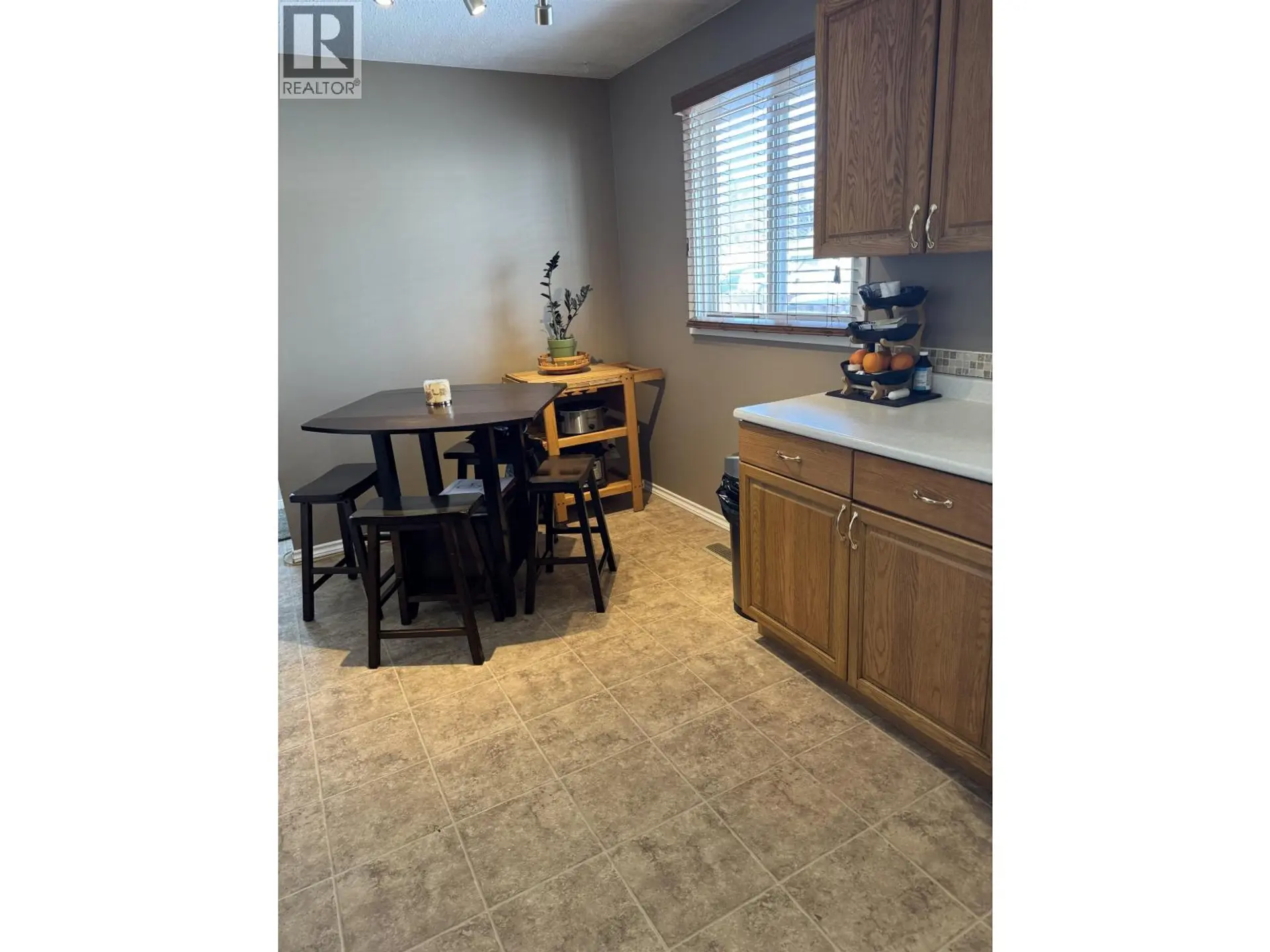 13 MANSON CRESCENT - Image 5