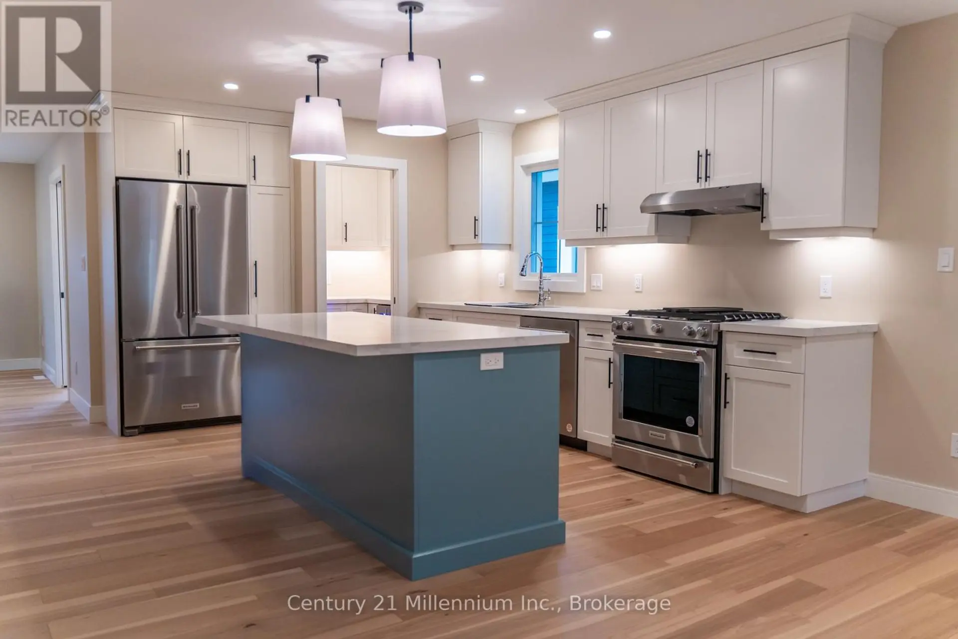 11 GRENVILLE STREET N - Image 6