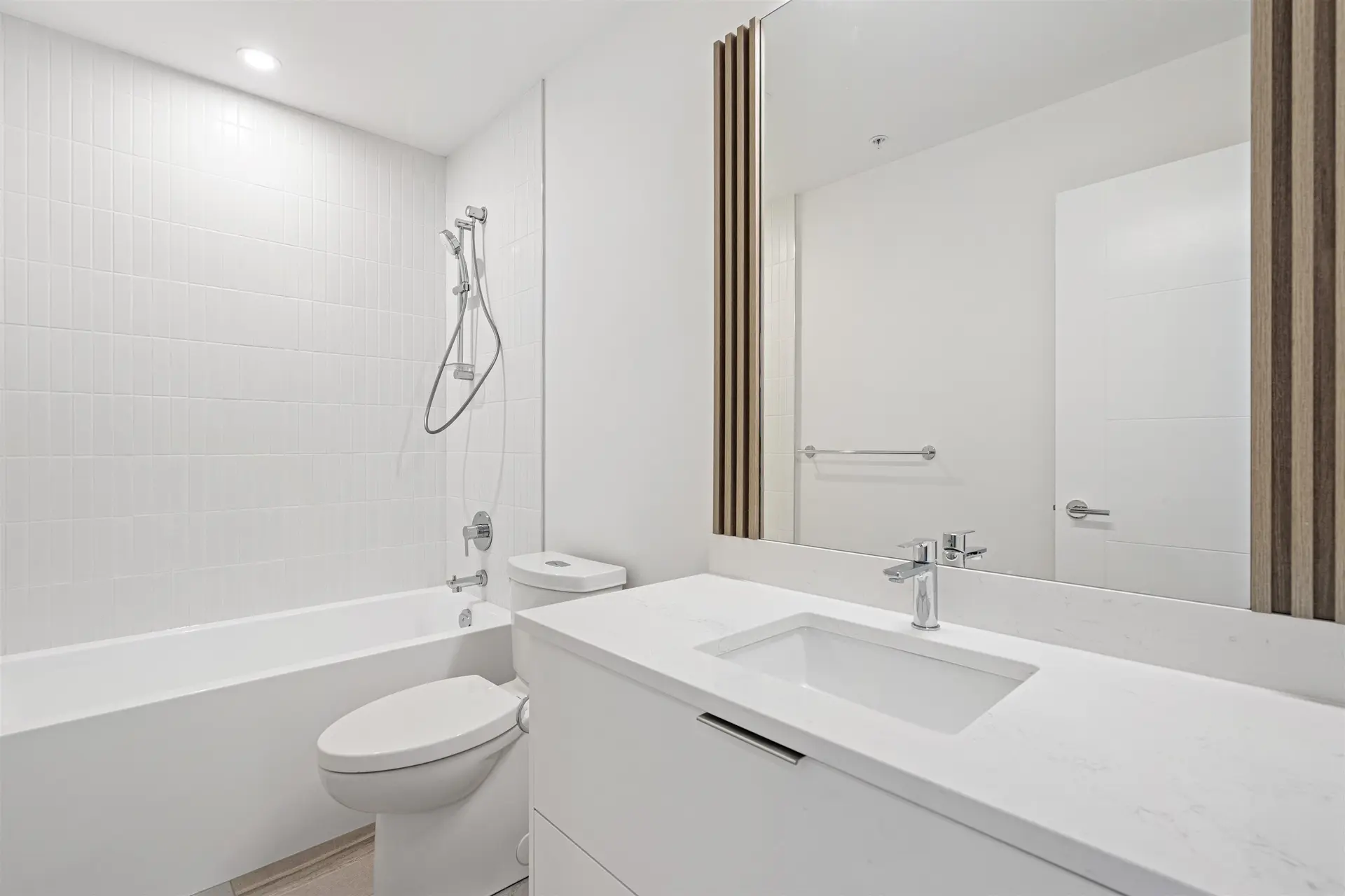 #401 20695 Eastleigh Crescent - Image 3