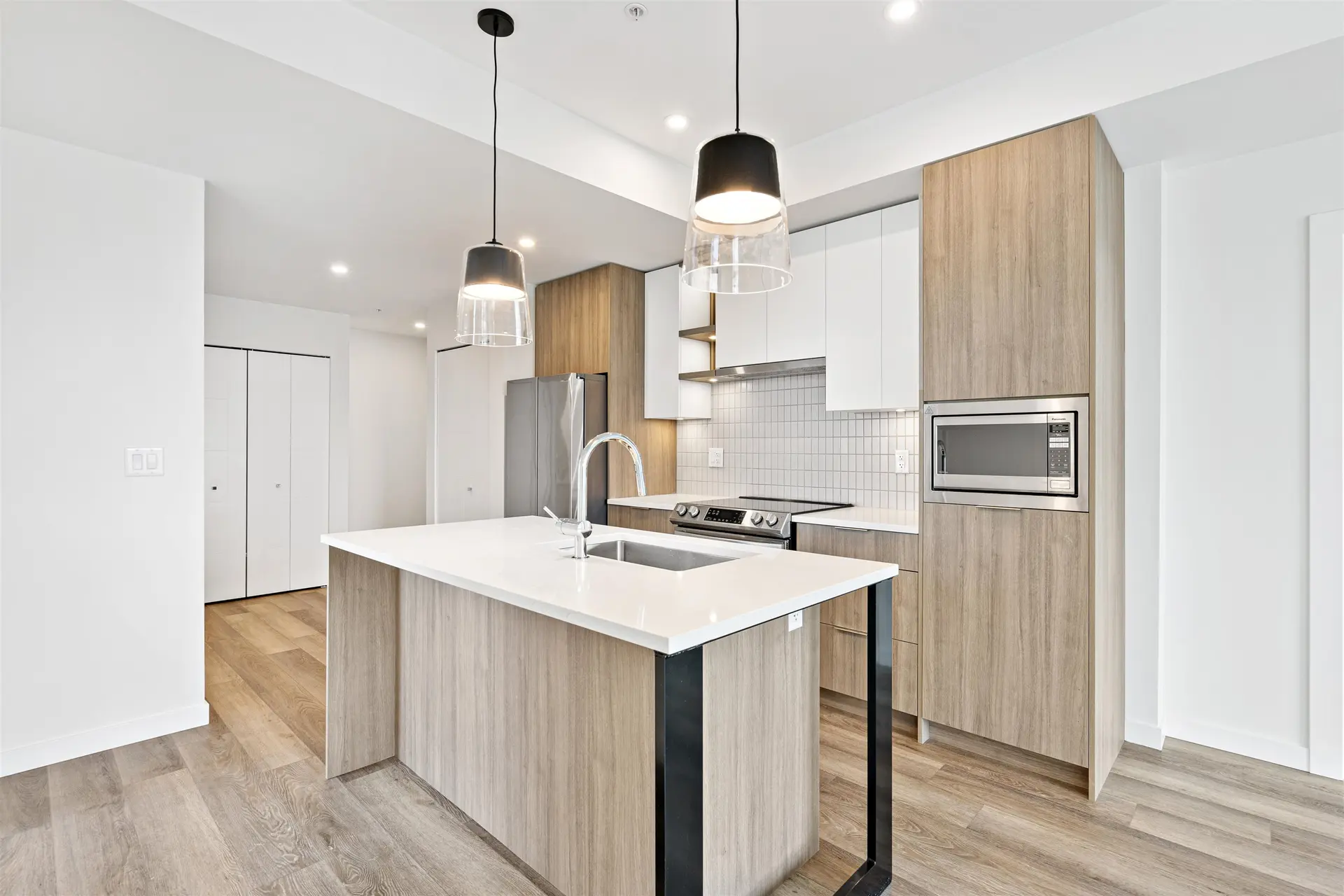 #401 20695 Eastleigh Crescent - Image 9
