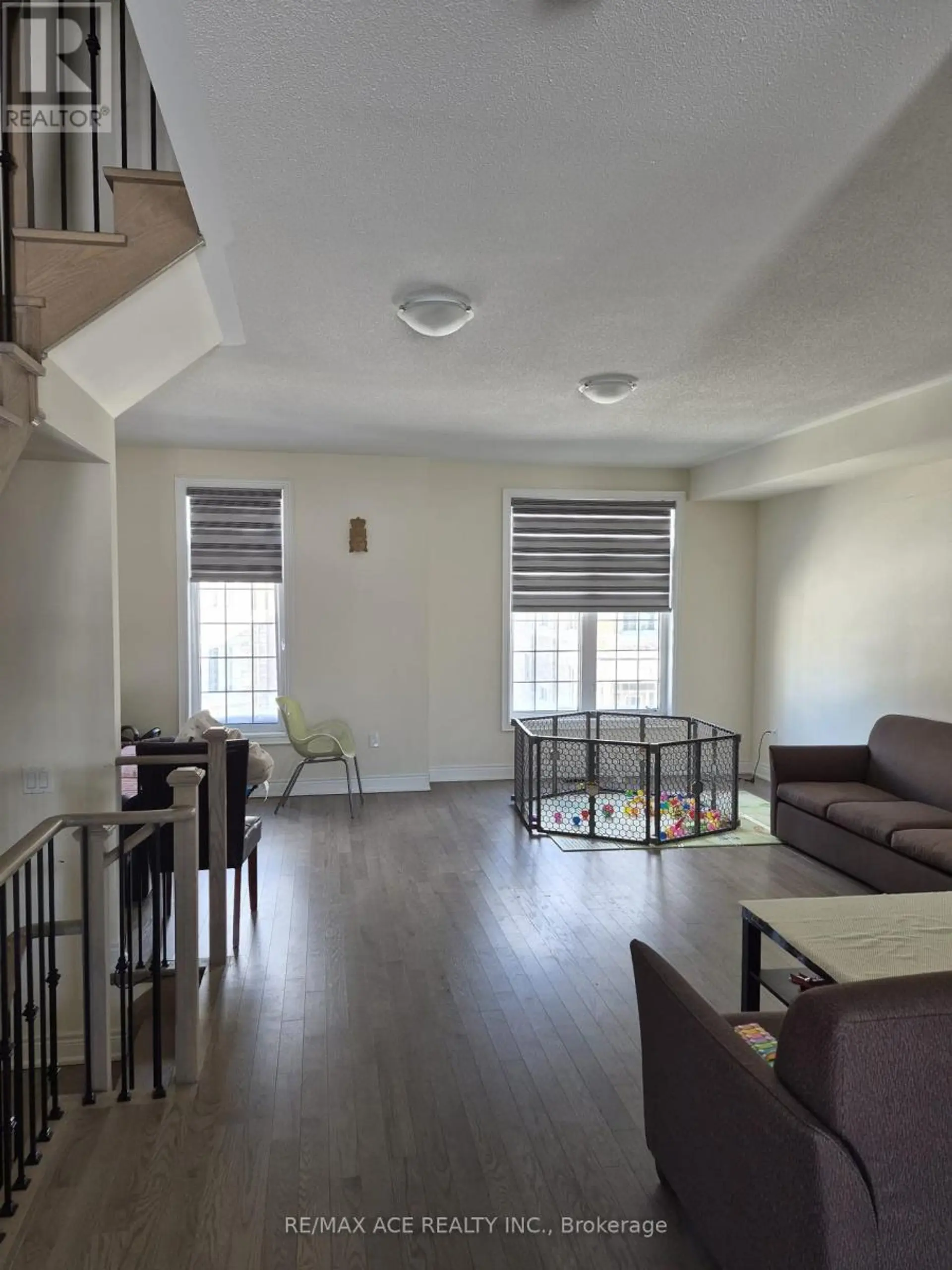 32 ANDRESS WAY - Image 1