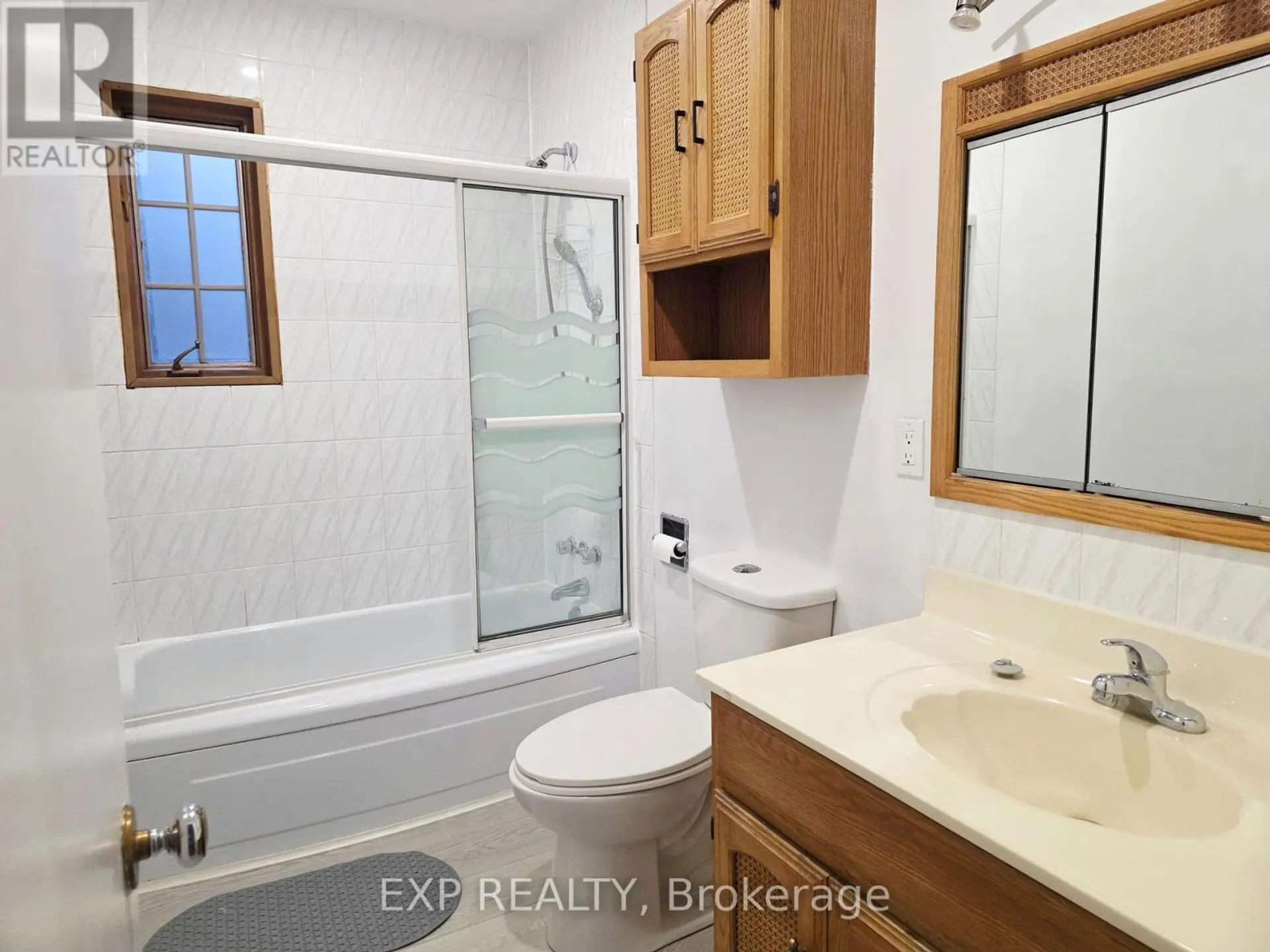 166 JOHN STREET W - Image 6
