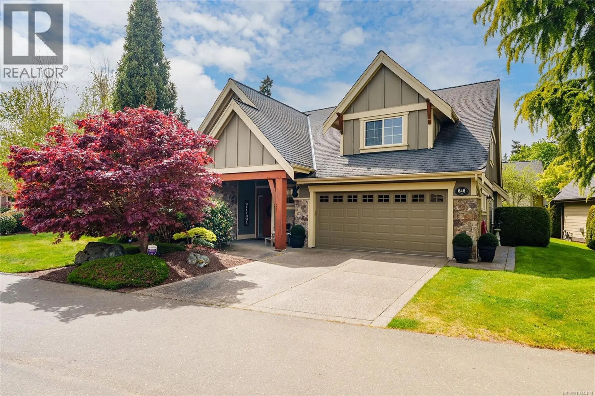 Property at 646 Eaglewood Crt, Qualicum Beach, BC